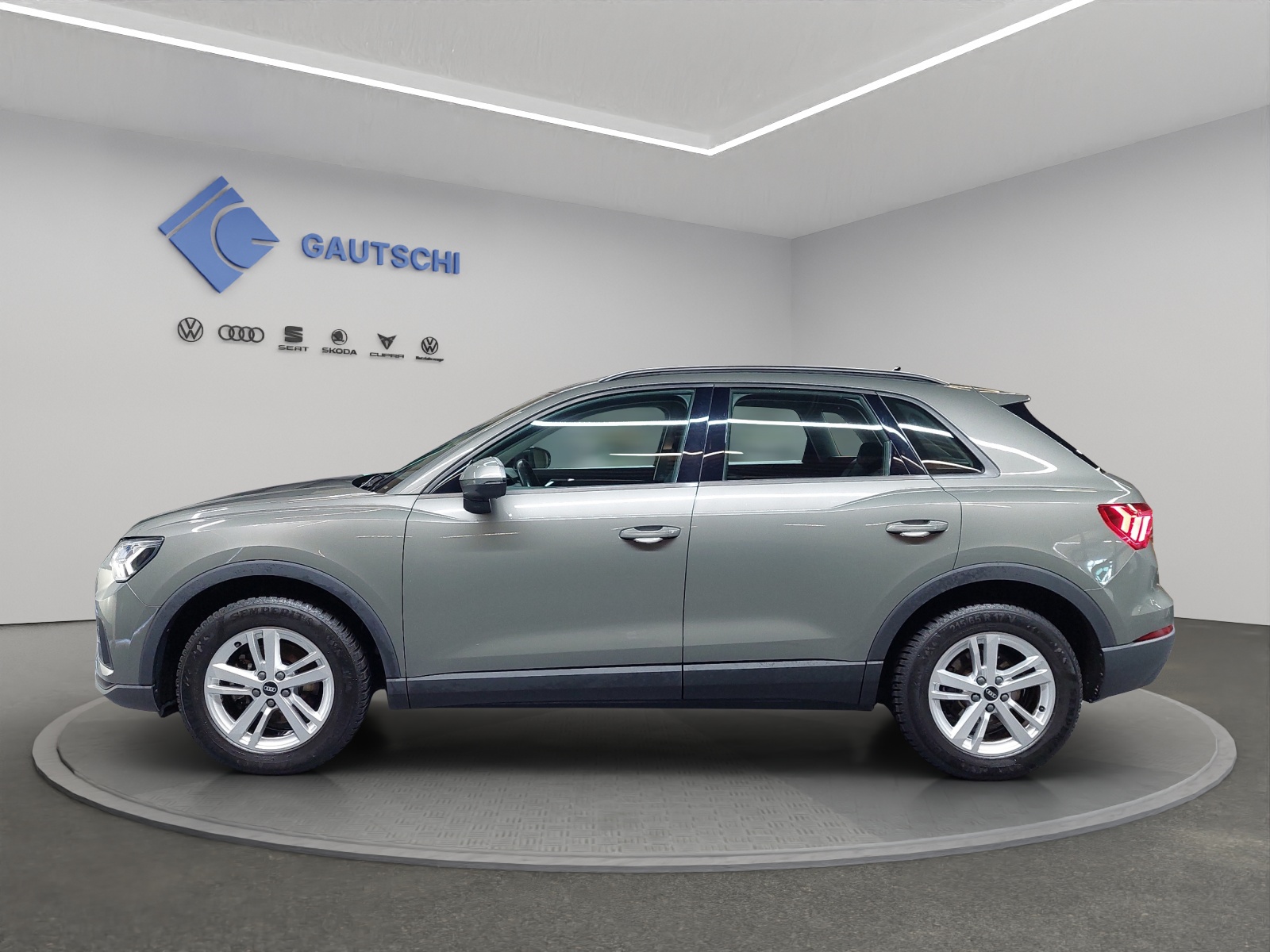 AUDI Q3 35 TFSI Attraction S-tronic-image-1