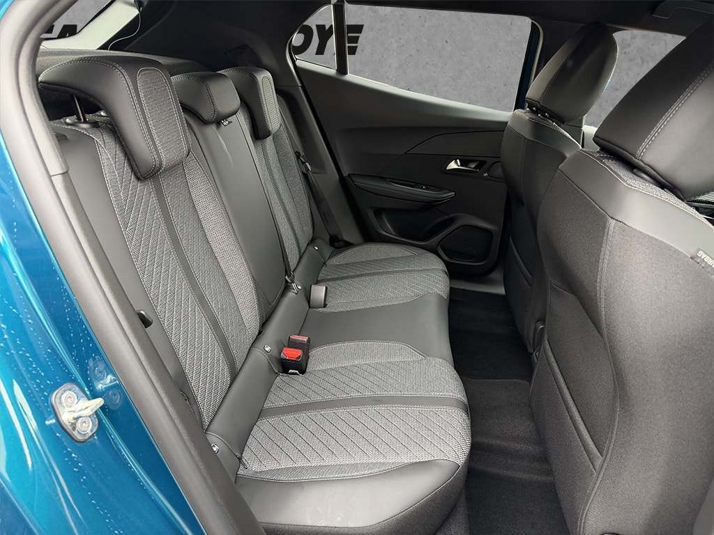 PEUGEOT 2008 1.2 PureTech Allure-image-11