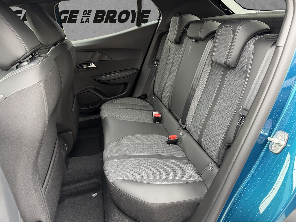 PEUGEOT 2008 1.2 PureTech Allure-image-9