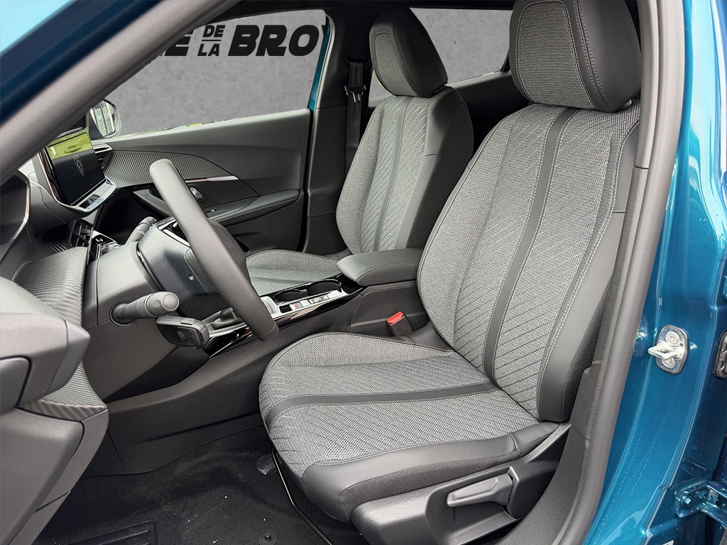 PEUGEOT 2008 1.2 PureTech Allure-image-8