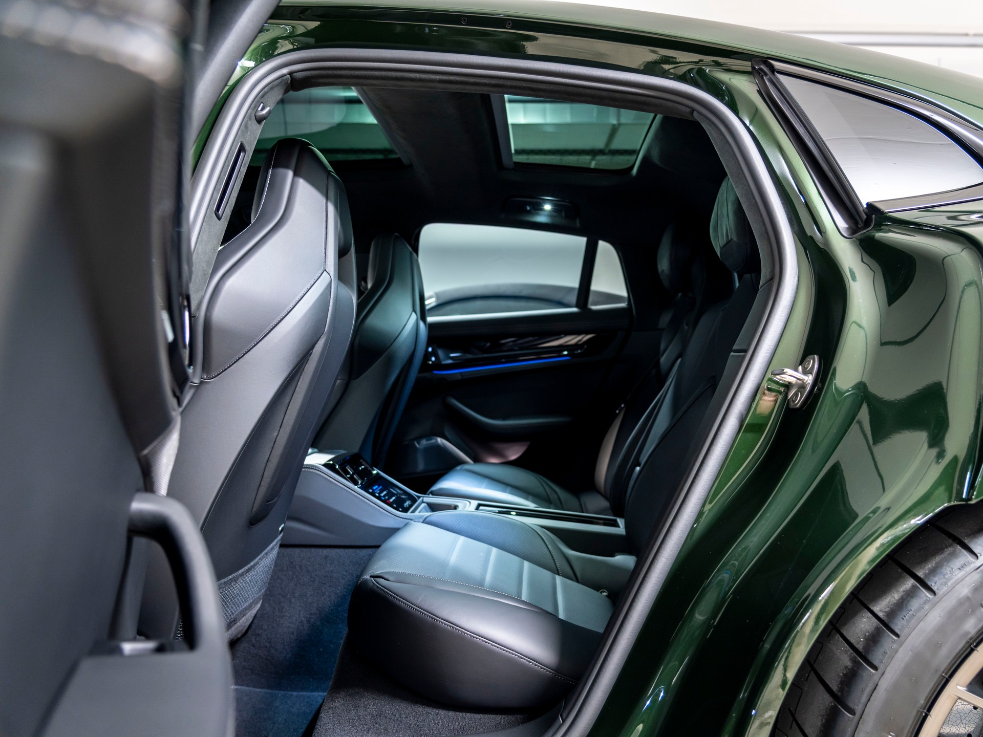 PORSCHE Panamera Turbo S E-Hybrid PDK-image-27
