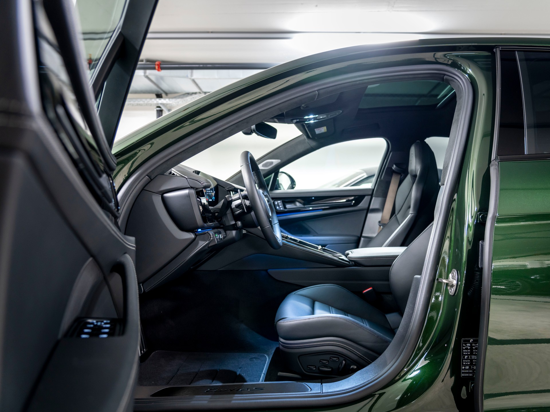 PORSCHE Panamera Turbo S E-Hybrid PDK-image-17