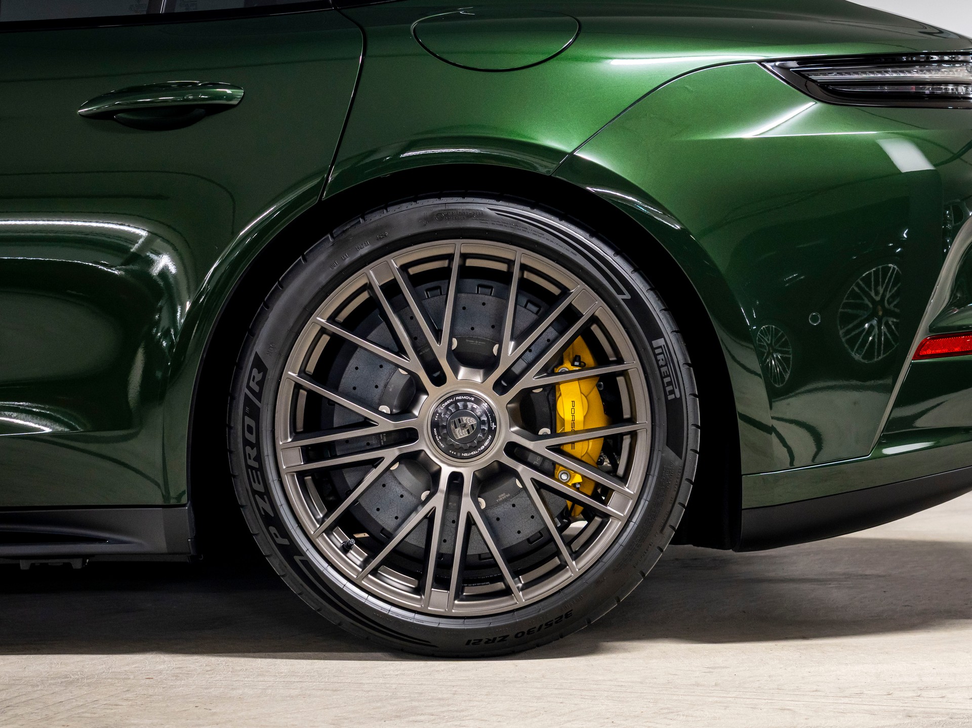 PORSCHE Panamera Turbo S E-Hybrid PDK-image-6
