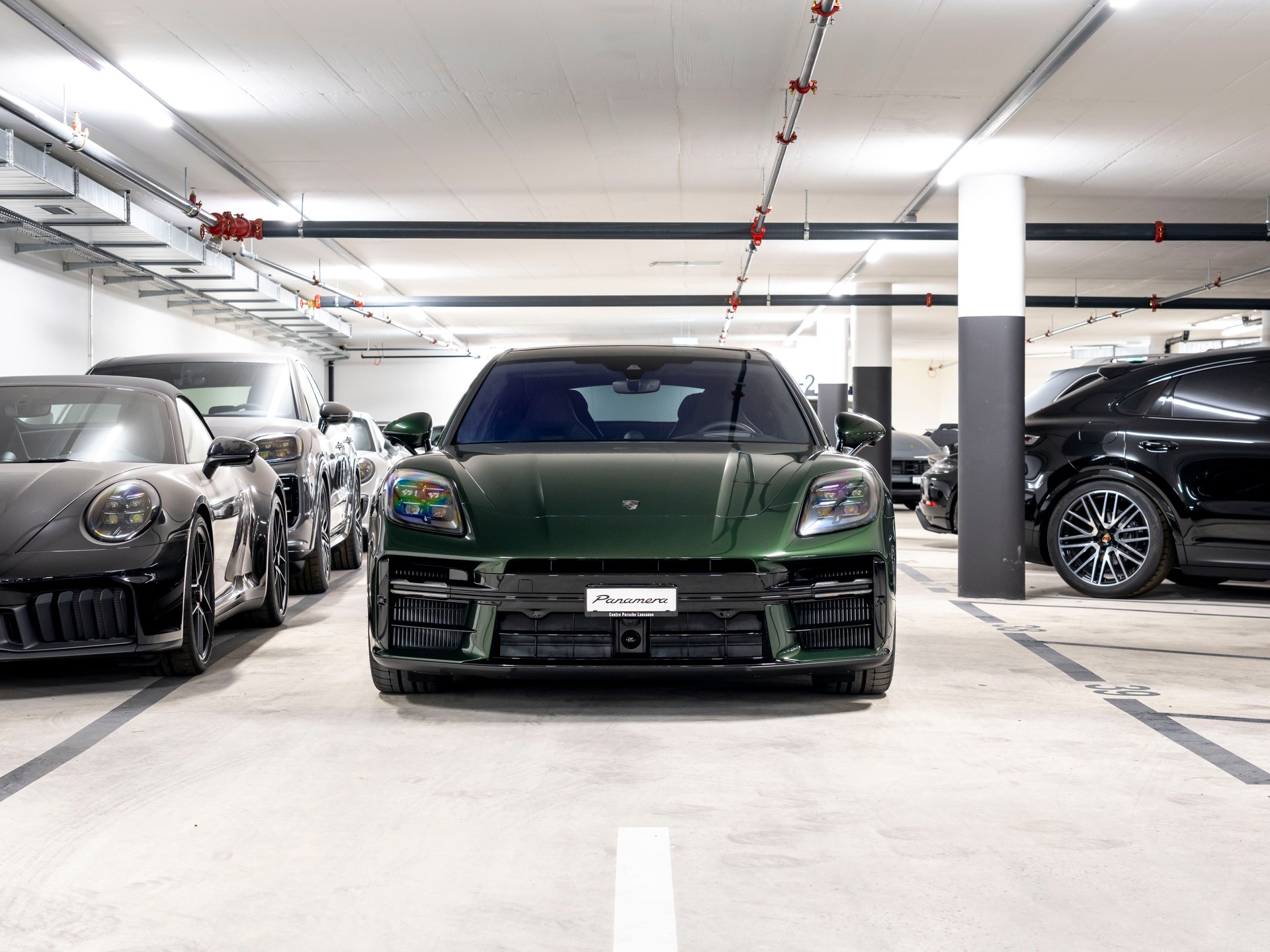 PORSCHE Panamera Turbo S E-Hybrid PDK-showroom-element-3