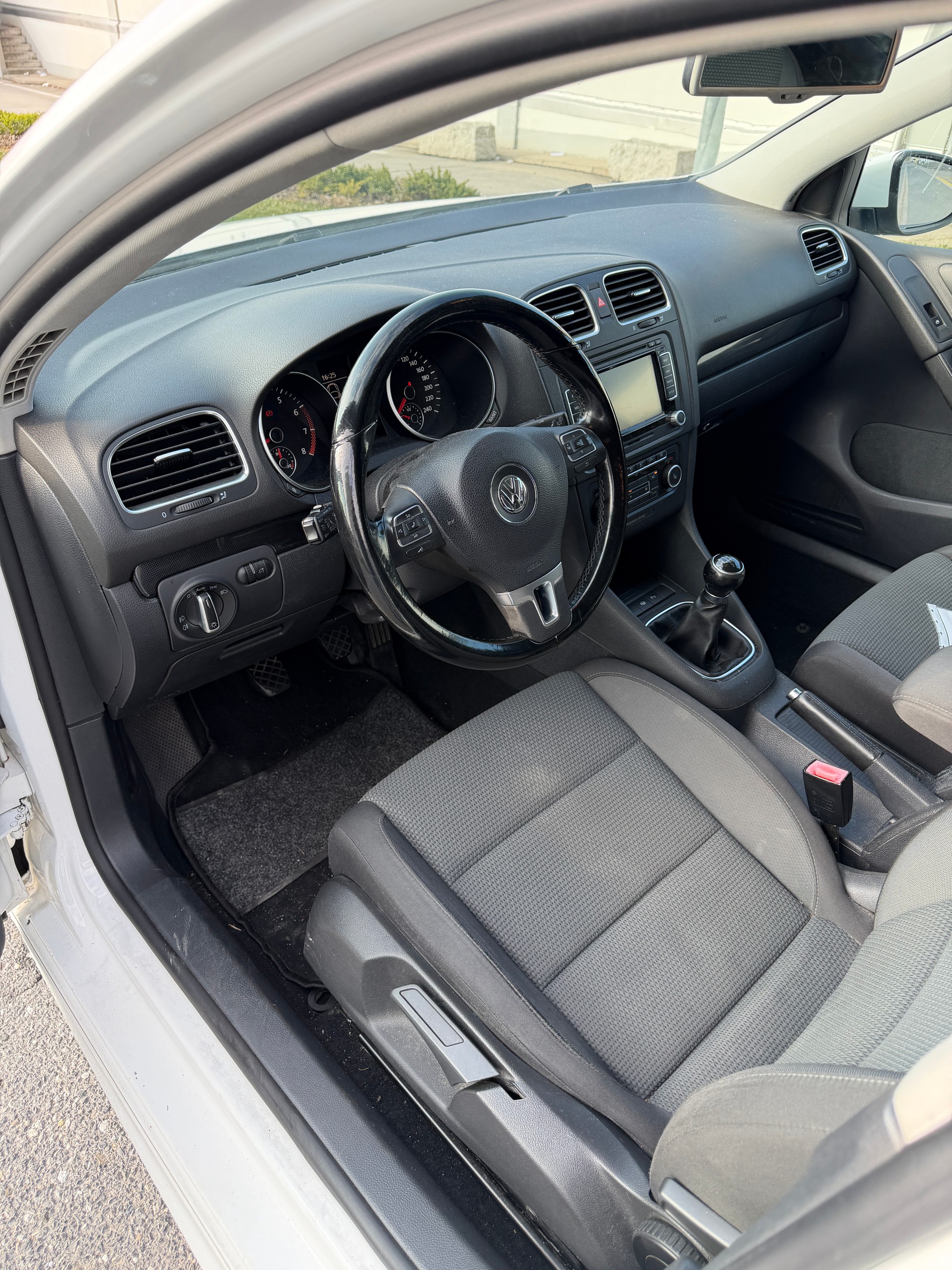 VW Golf 1.4 TSI Highline-image-8