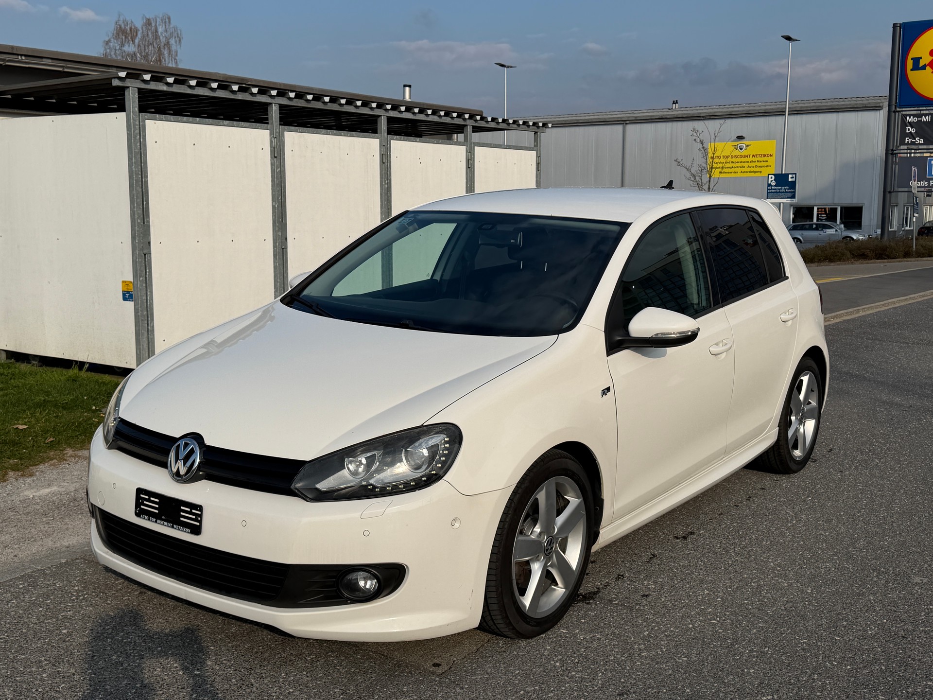 VW Golf 1.4 TSI Highline-image-1