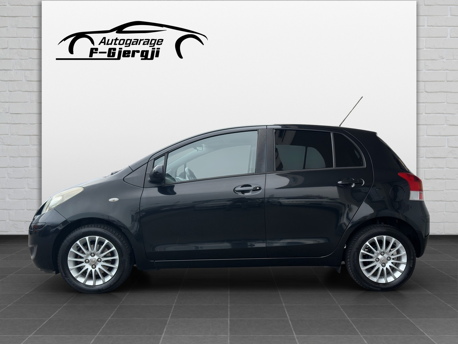 TOYOTA Yaris 1.33 S-image-4