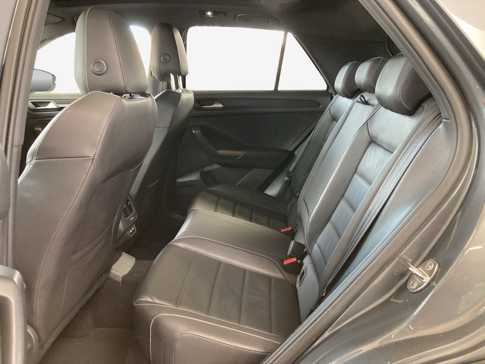 VW T-Roc 2.0 TSI R DSG 4Motion-image-11
