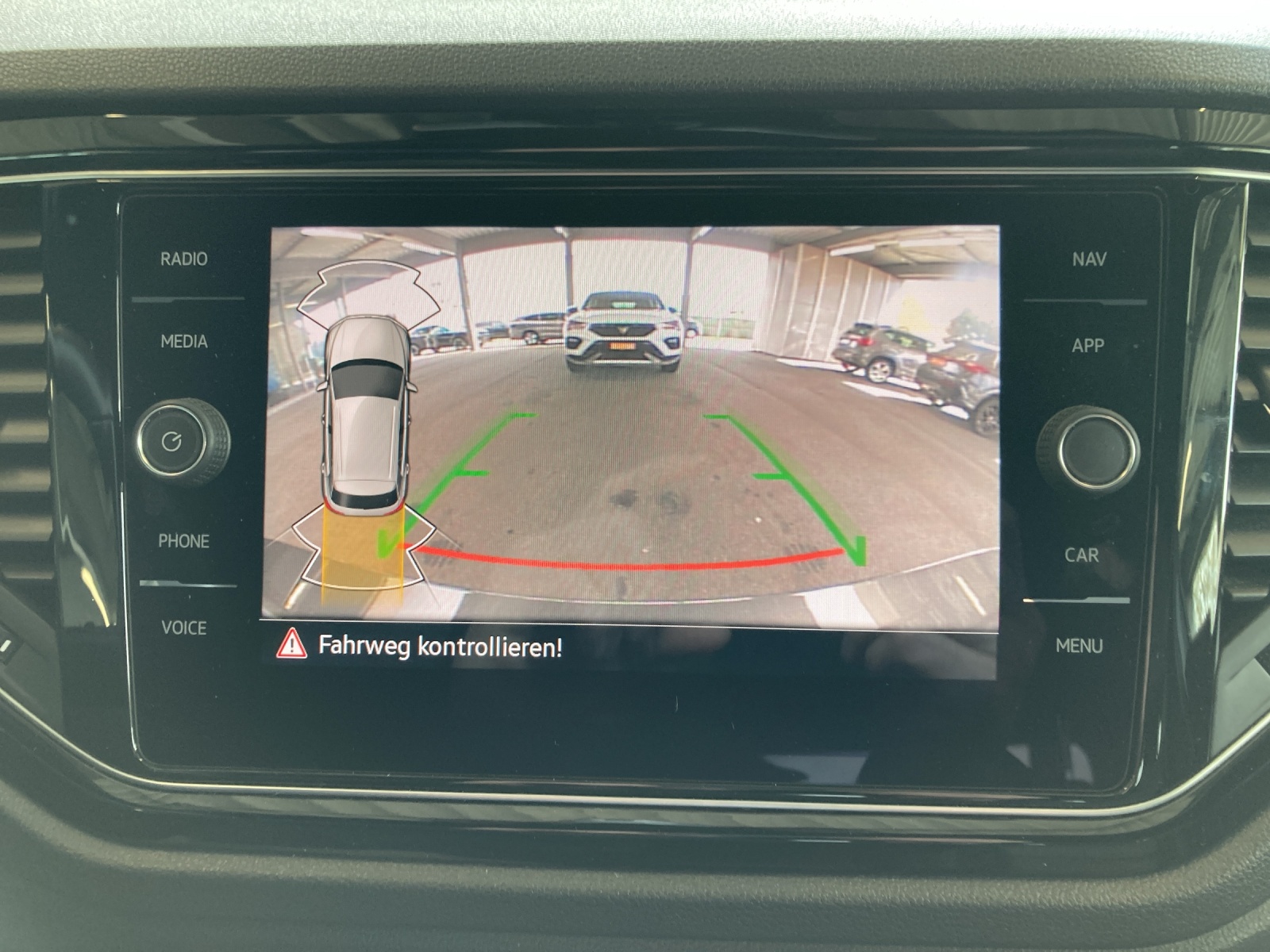 VW T-Roc 2.0 TSI R DSG 4Motion-image-14
