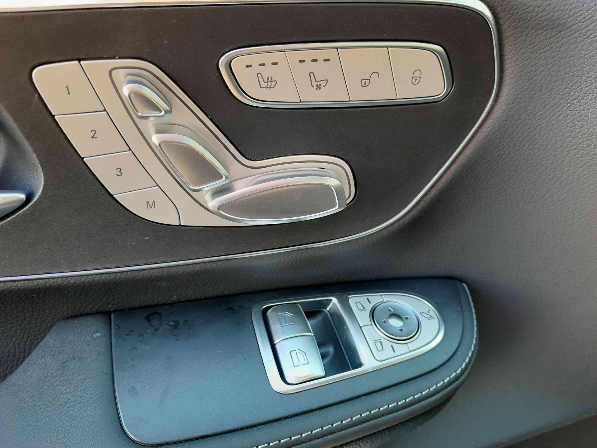 MERCEDES-BENZ V 300d Exclusive L 4x4-image-13