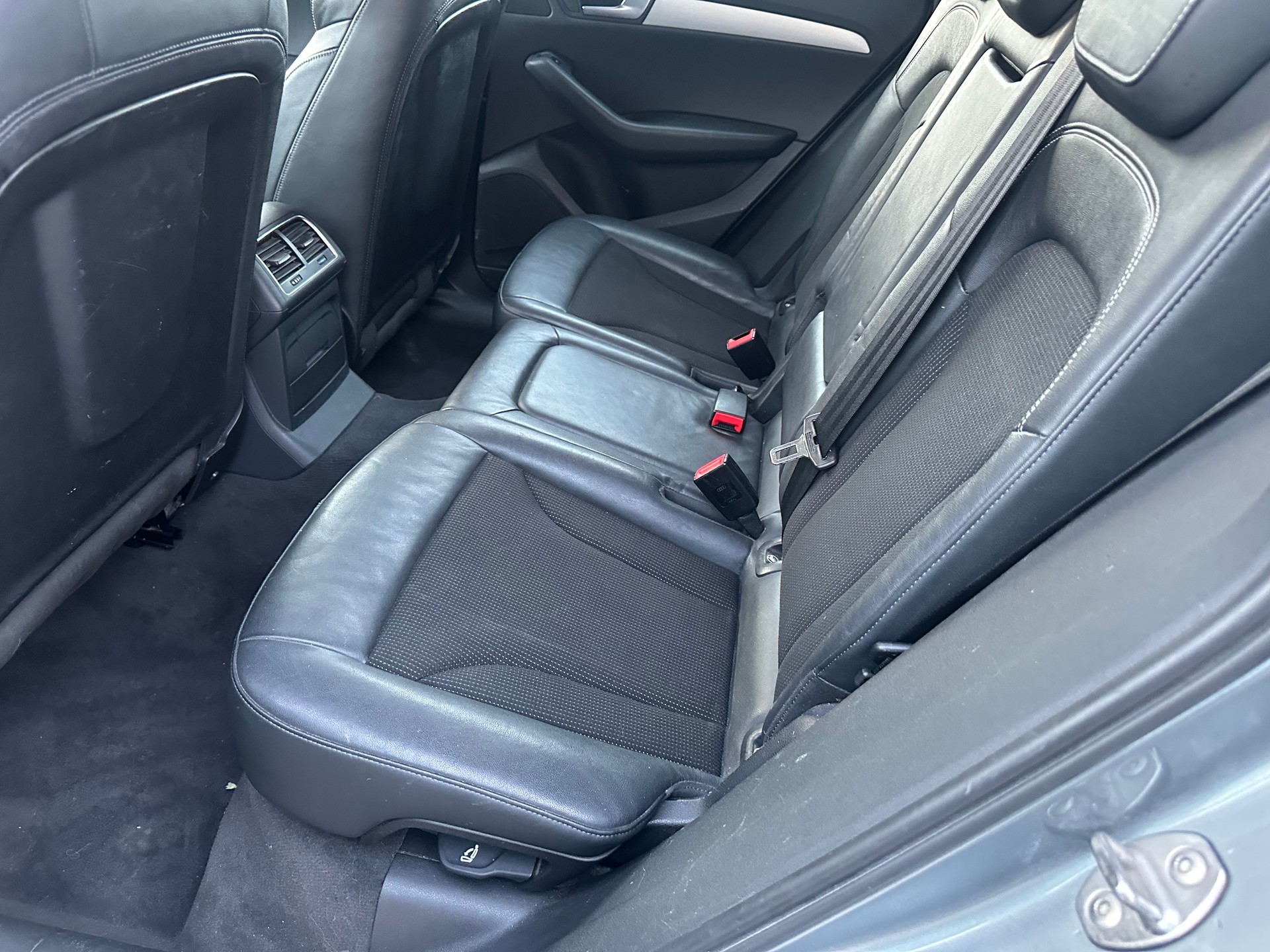 AUDI Q5 3.0 TDI quattro S-tronic-image-4