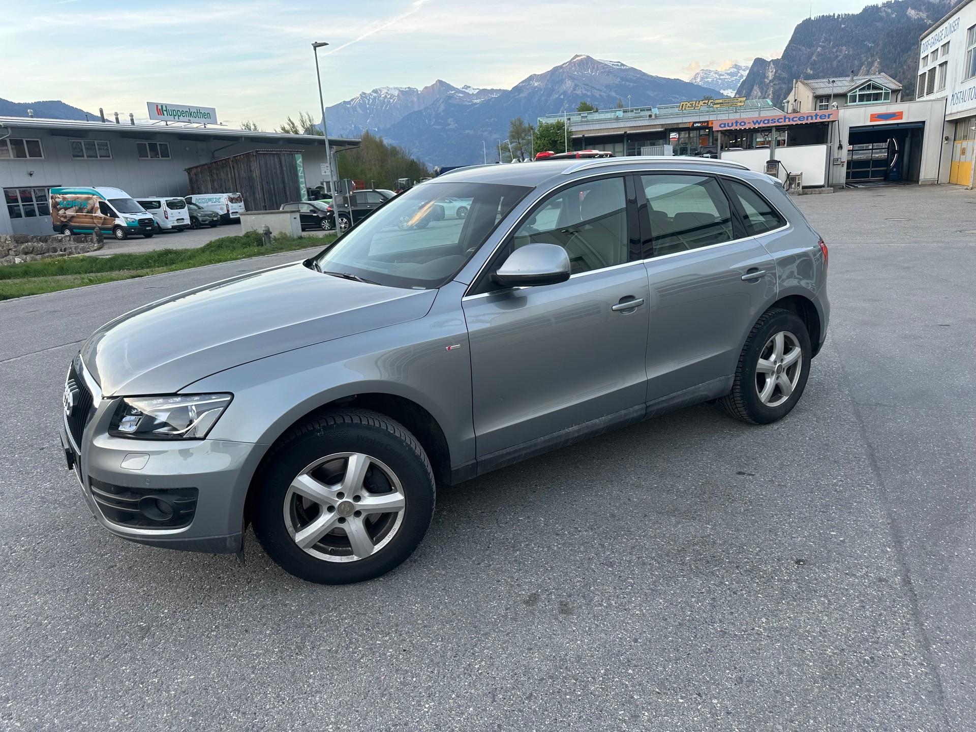 AUDI Q5 3.0 TDI quattro S-tronic-image-2