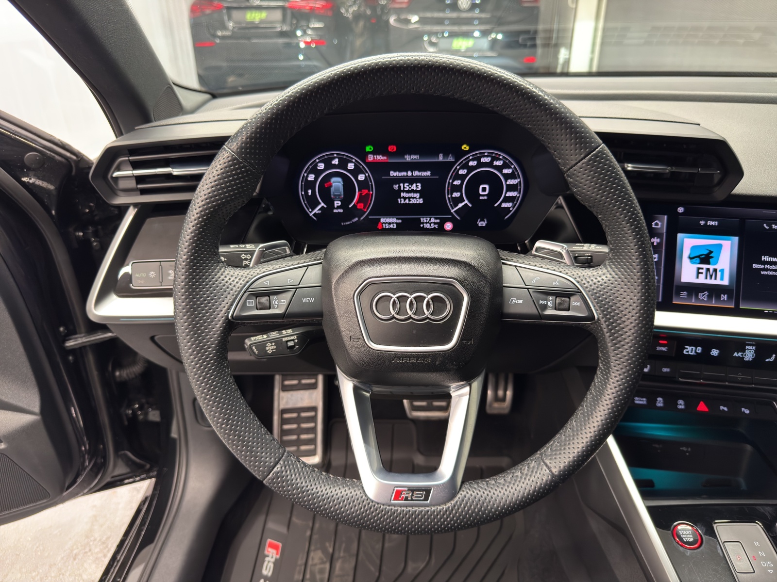 AUDI RS3 Sportback 2.5 TFSI quattro S-Tronic-image-14