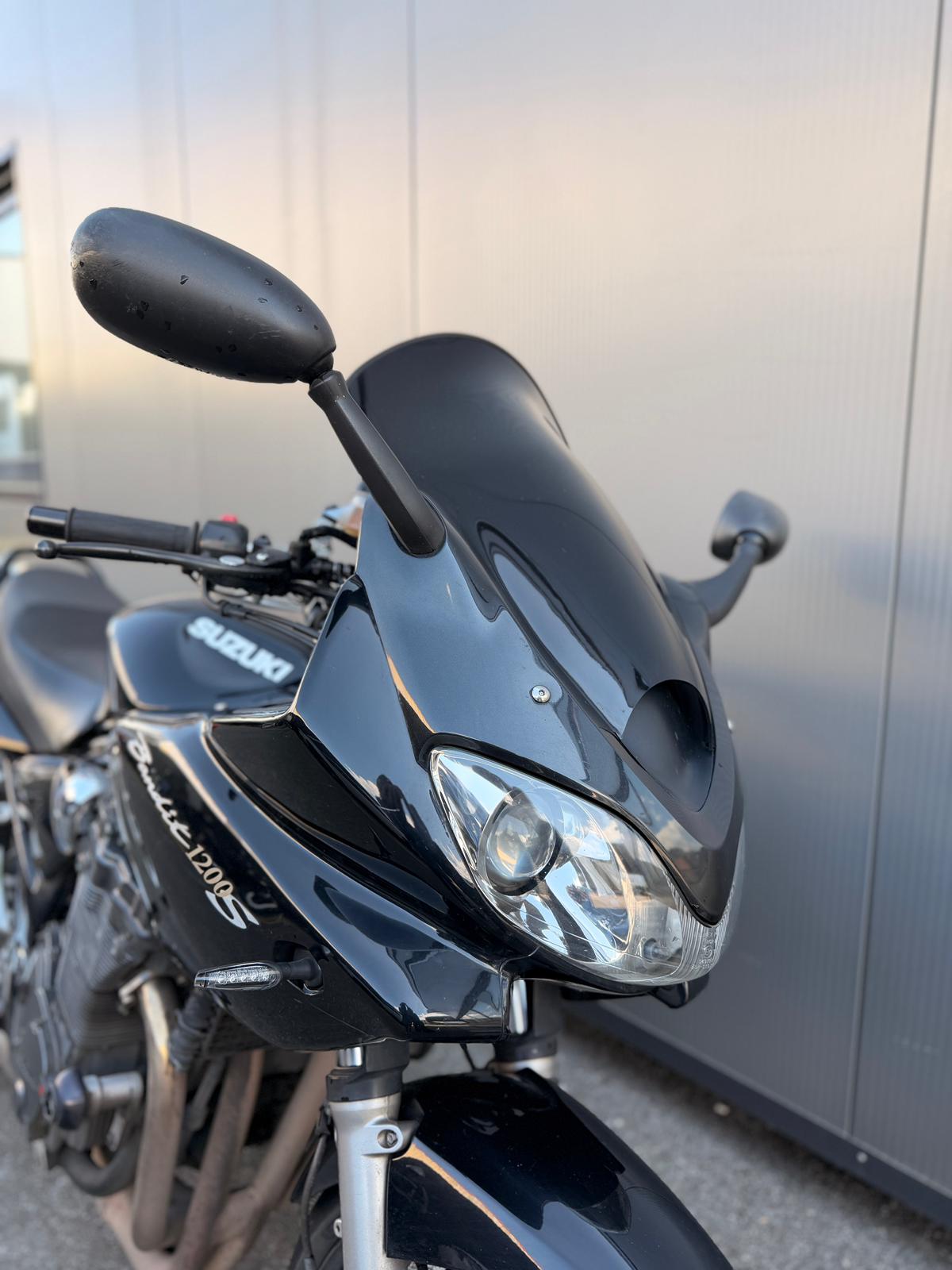SUZUKI GSF 1200 S Bandit-showroom-element-2