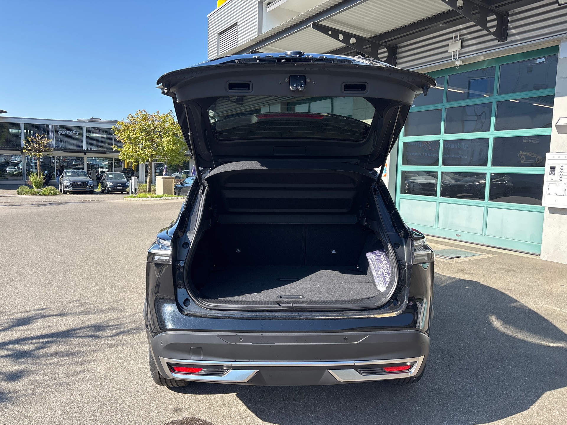 NISSAN Qashqai 1.5 VC-T e-Power N-Connecta-image-16