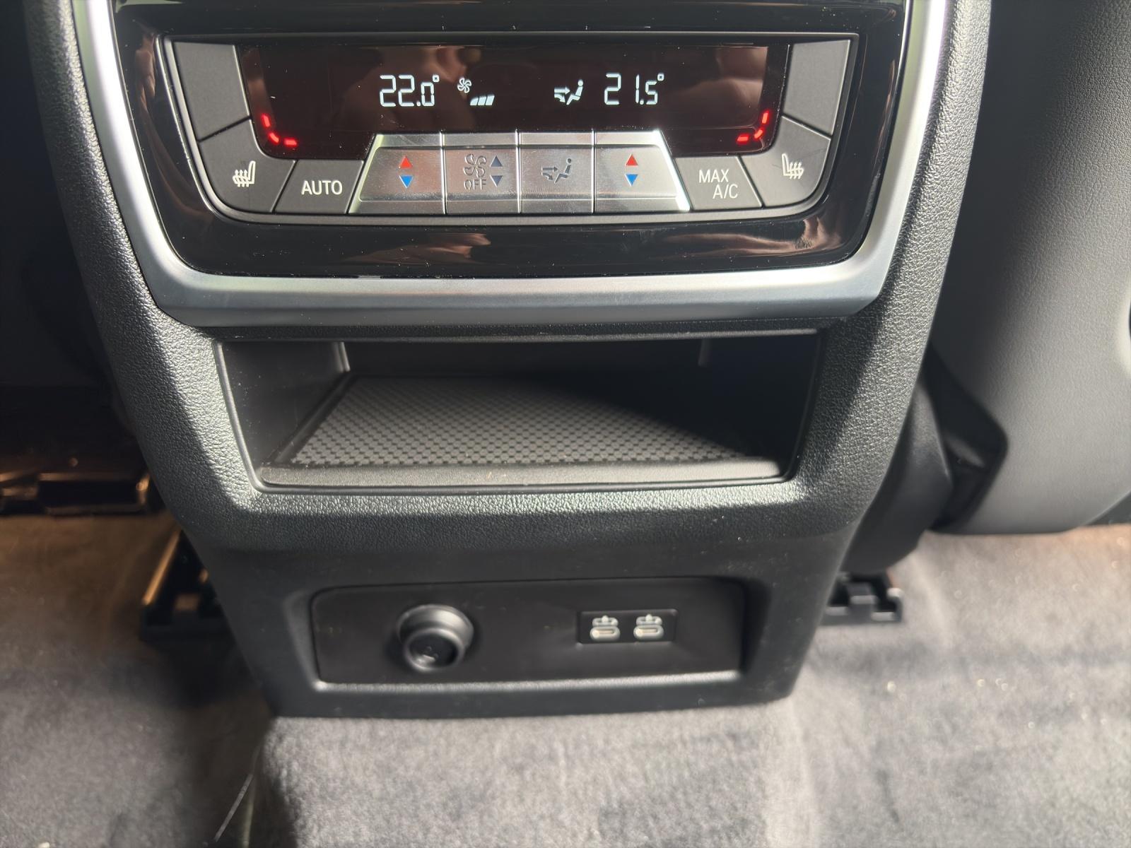 BMW XM Label Plug-in Hybrid-image-14