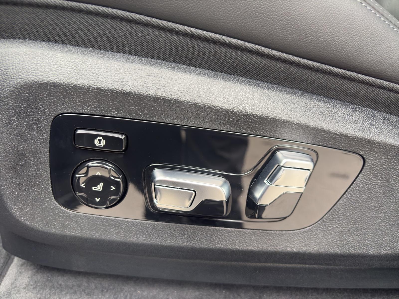 BMW XM Label Plug-in Hybrid-image-17