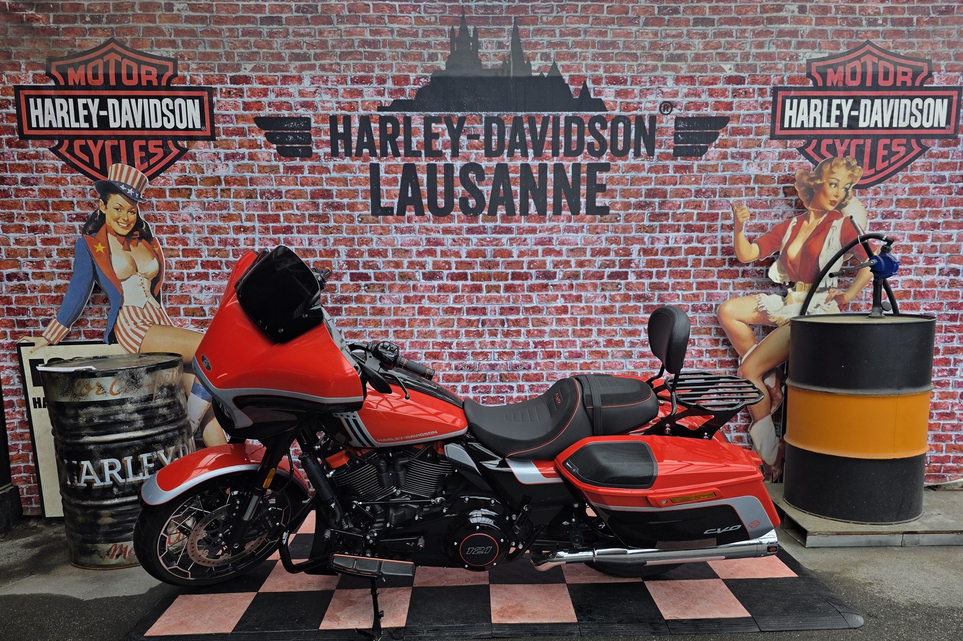HARLEY-DAVIDSON FLHXSE Street Glide CVO 121-showroom-element-1