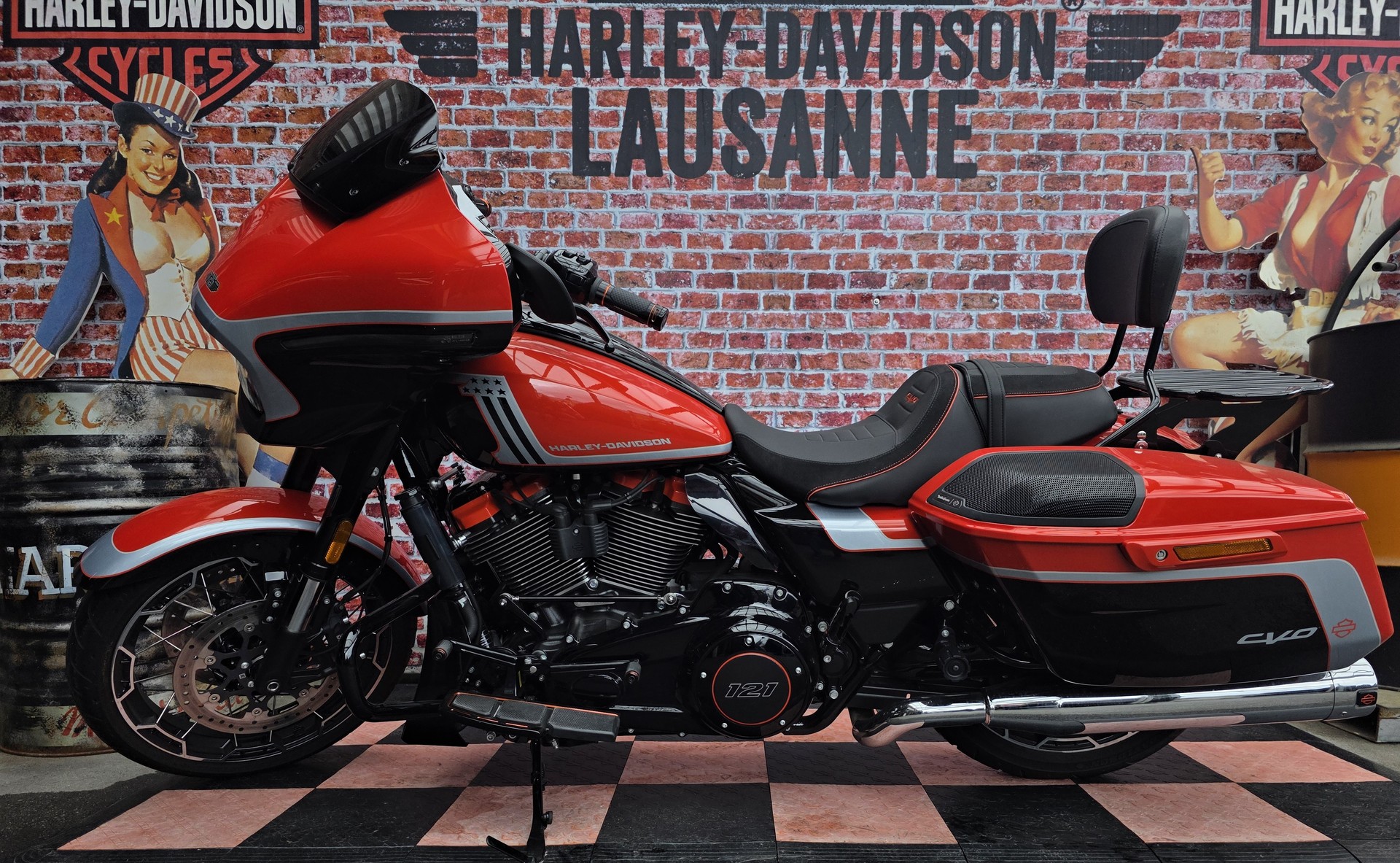 HARLEY-DAVIDSON FLHXSE Street Glide CVO 121-showroom-element-3
