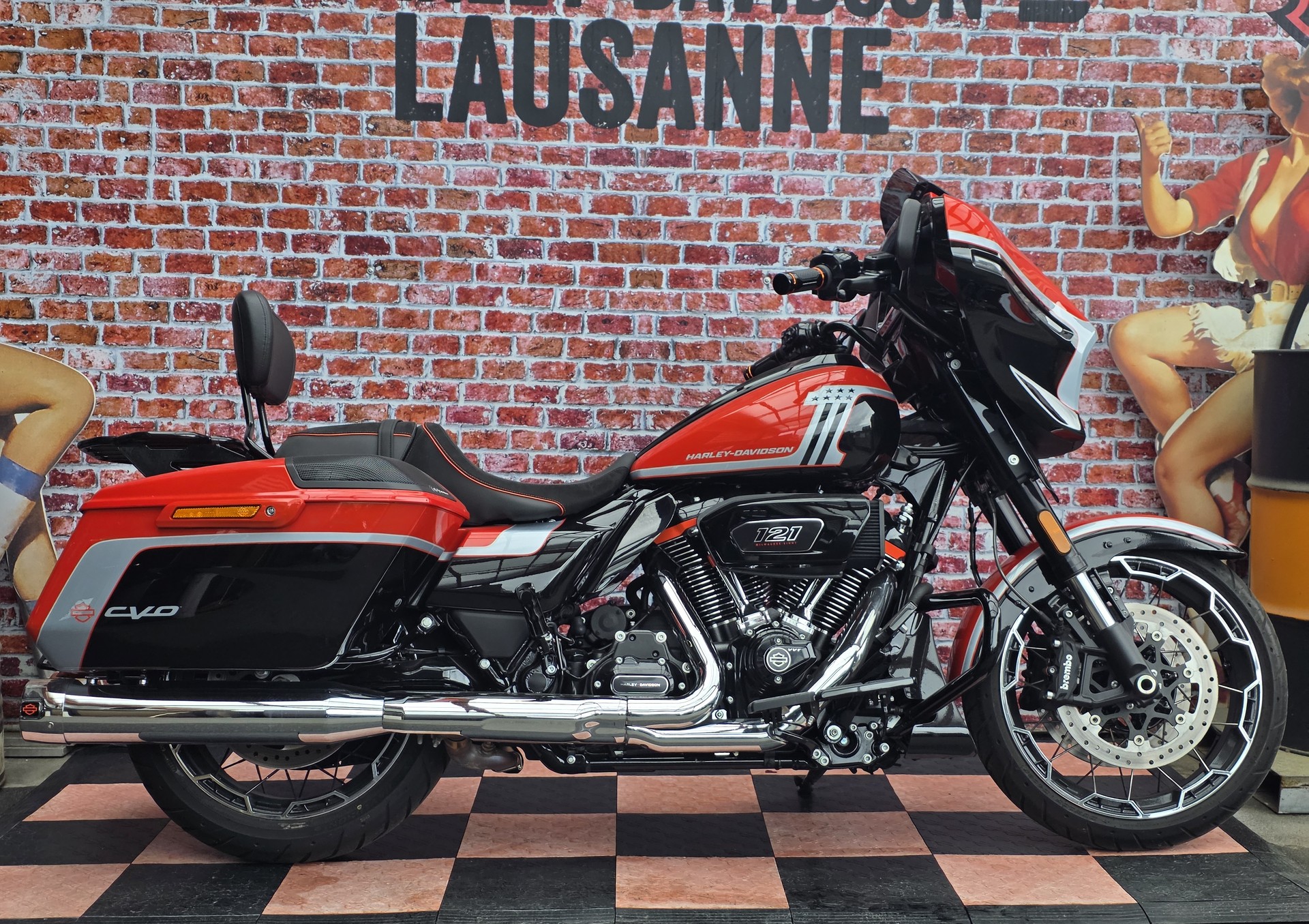 HARLEY-DAVIDSON FLHXSE Street Glide CVO 121-showroom-element-2