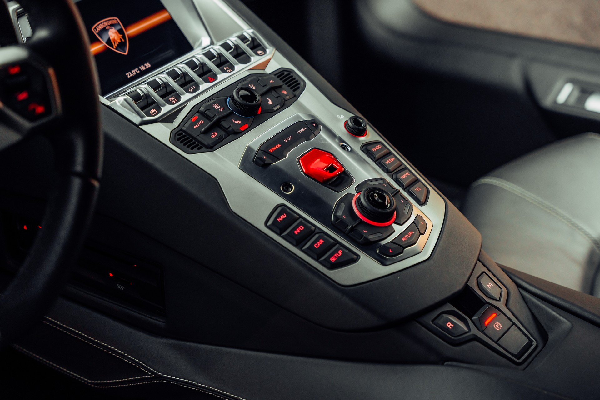 LAMBORGHINI Aventador LP700-4 Coupé E-Gear Grigio Estoque-image-10