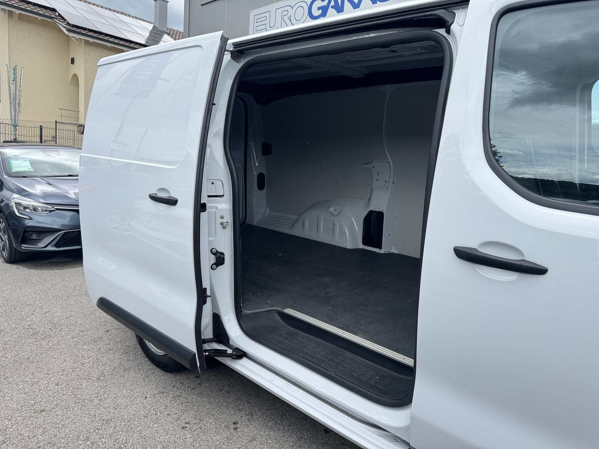 CITROEN Jumpy 2.0 BlueHDi 145 XL EAT8-image-4