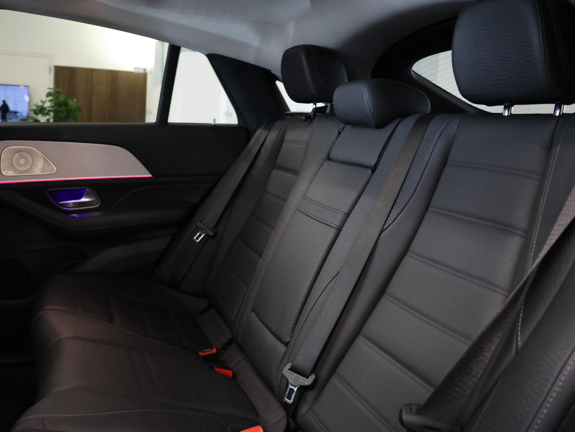 MERCEDES-BENZ GLE Coupé 300 d 4Matic+ 9G-Tronic *Panorama* *Burmester* *360 Kamera*-image-30