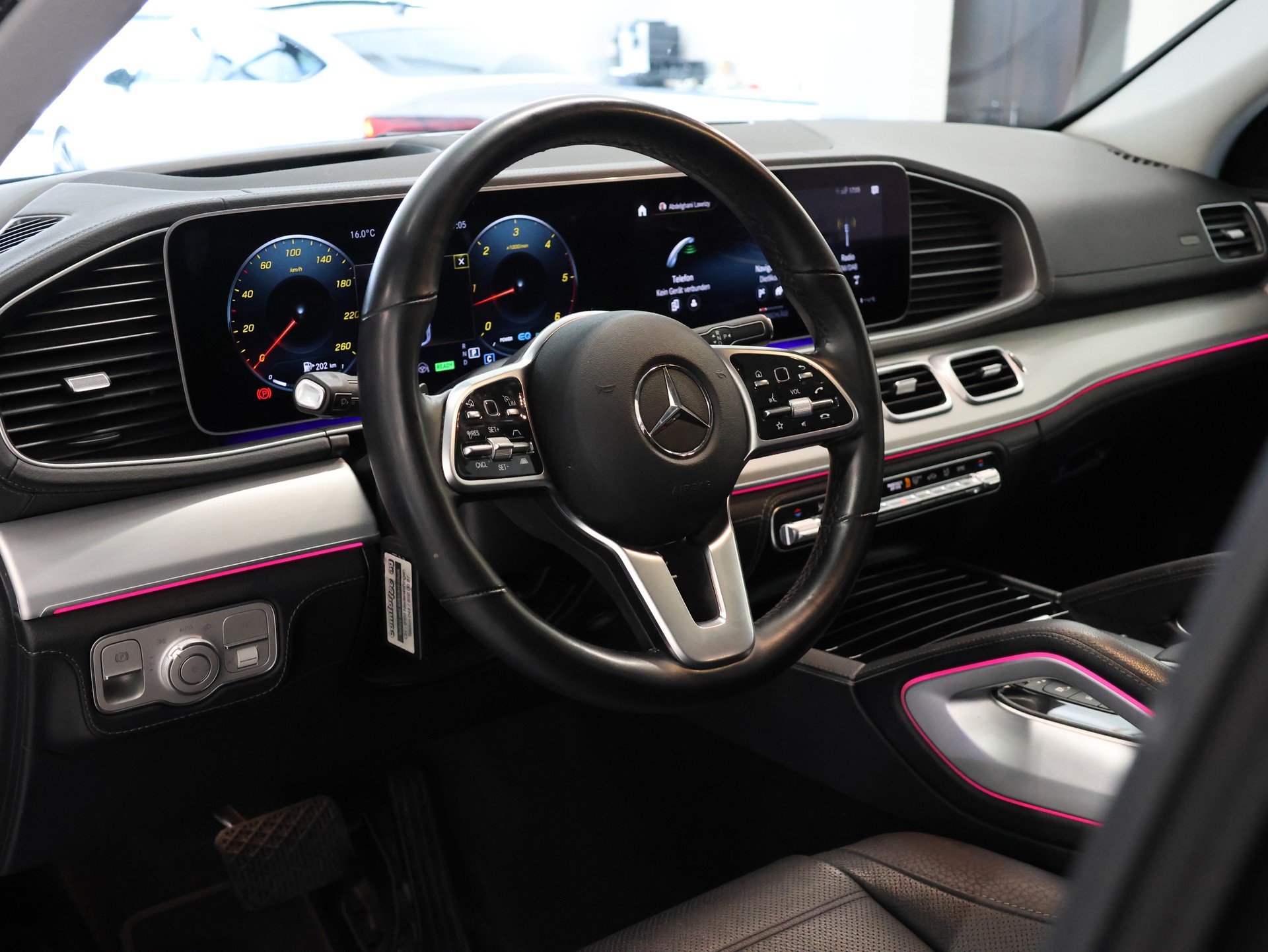 MERCEDES-BENZ GLE Coupé 300 d 4Matic+ 9G-Tronic *Panorama* *Burmester* *360 Kamera*-image-17
