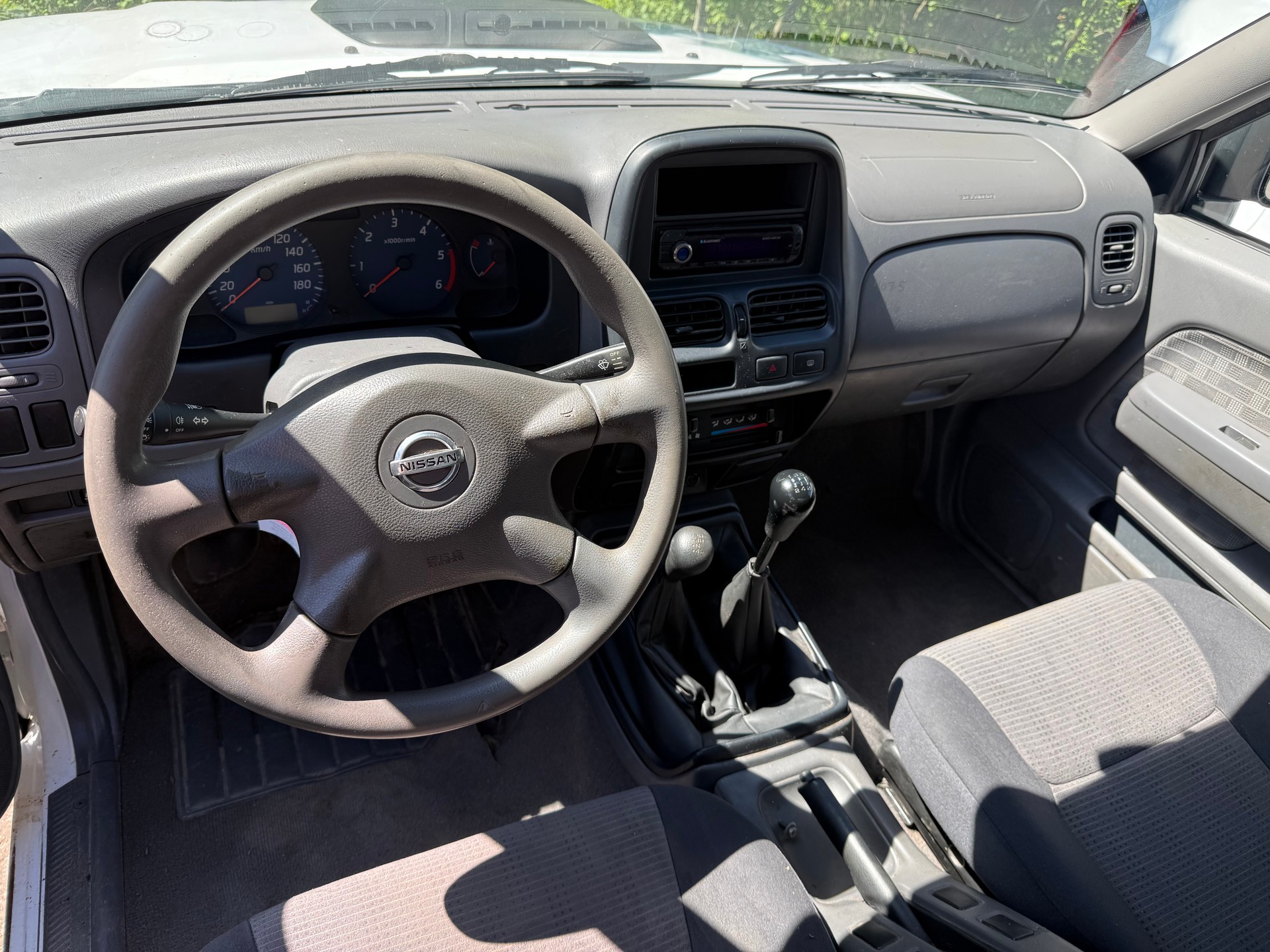 NISSAN NP300 4x4 King Cab-image-4