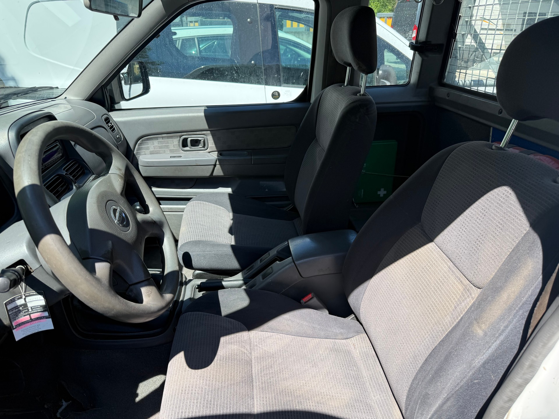 NISSAN NP300 4x4 King Cab-image-3