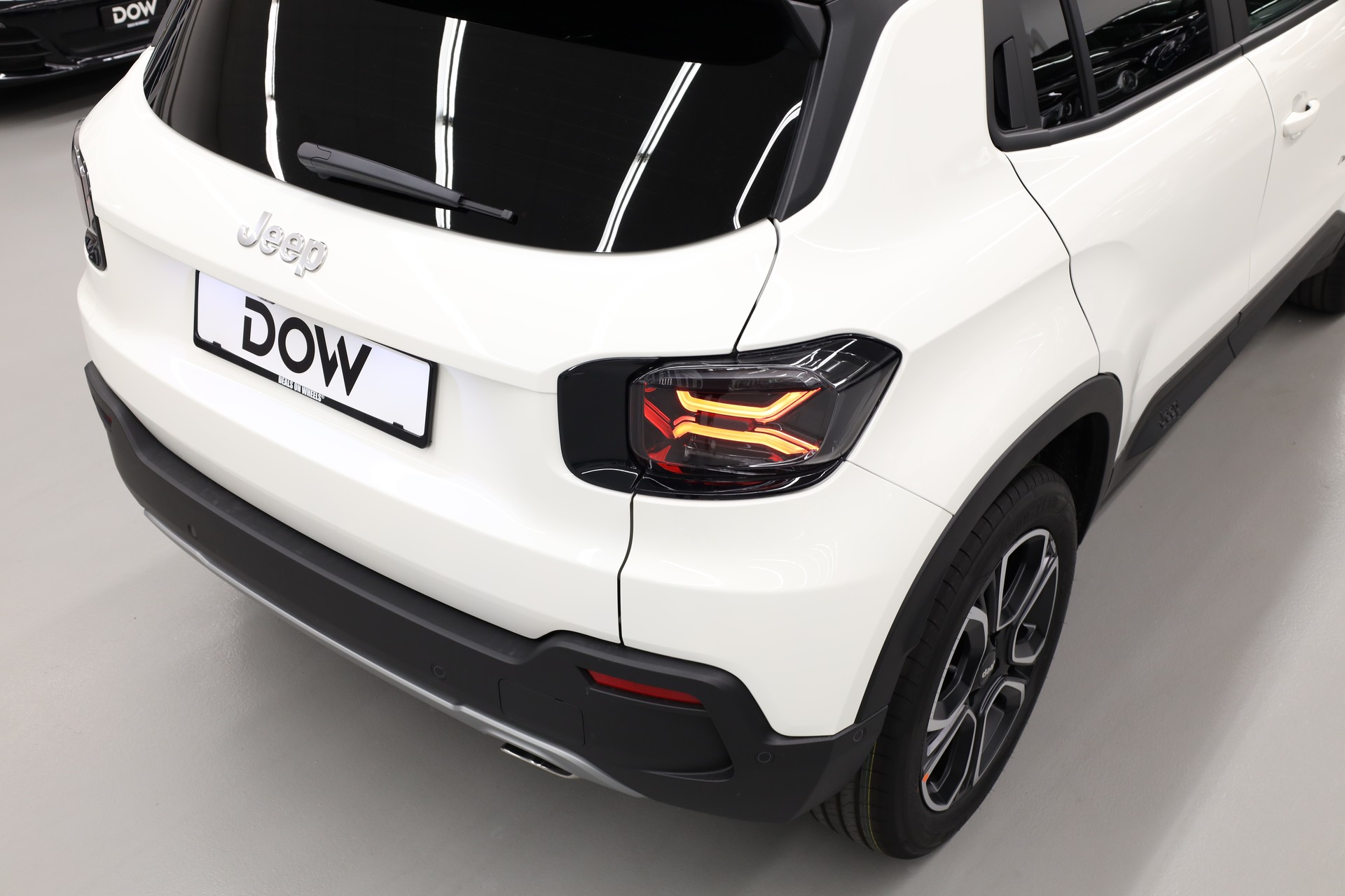 JEEP Avenger 1.2 MHEV Summit-image-8