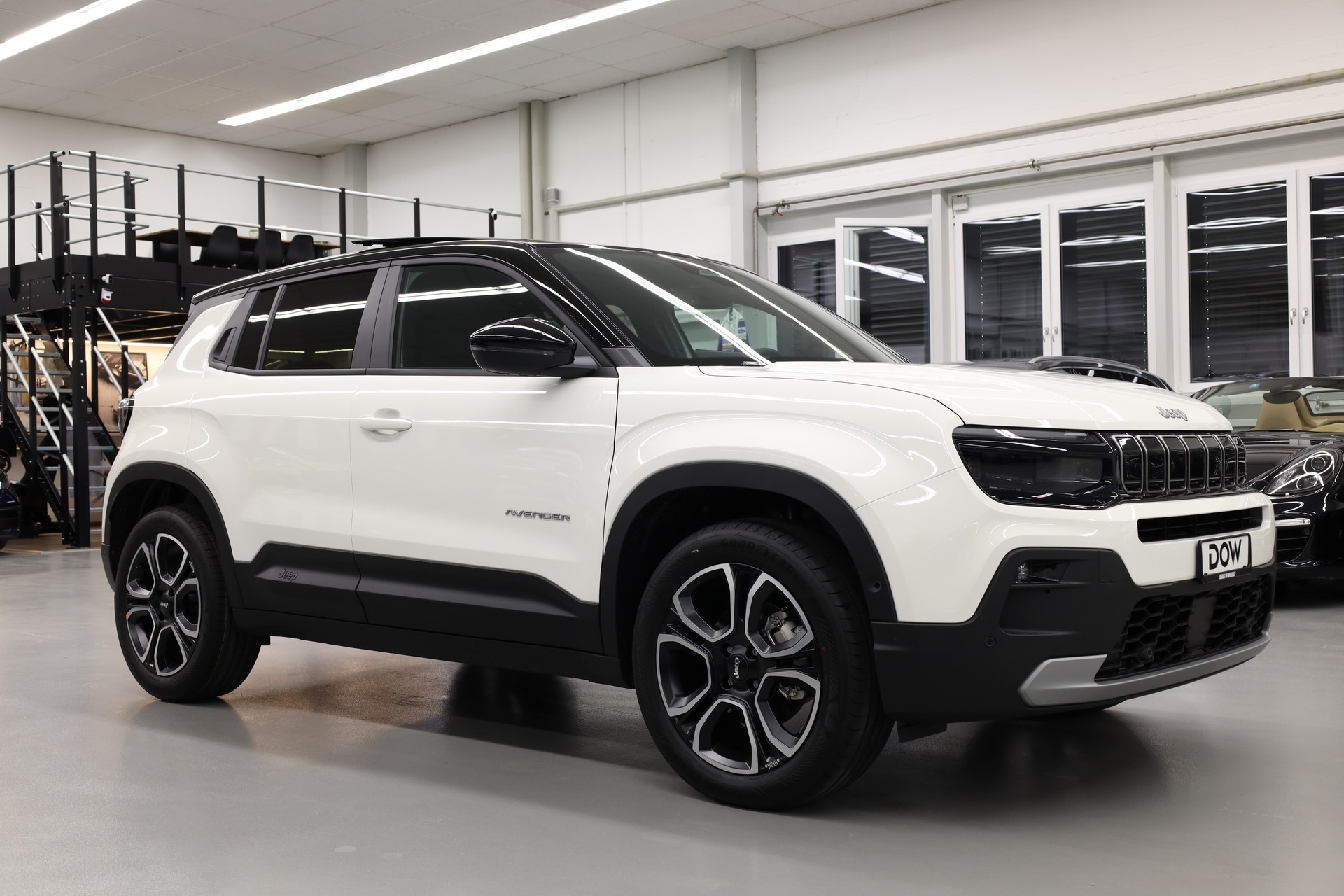 JEEP Avenger 1.2 MHEV Summit-showroom-element-1