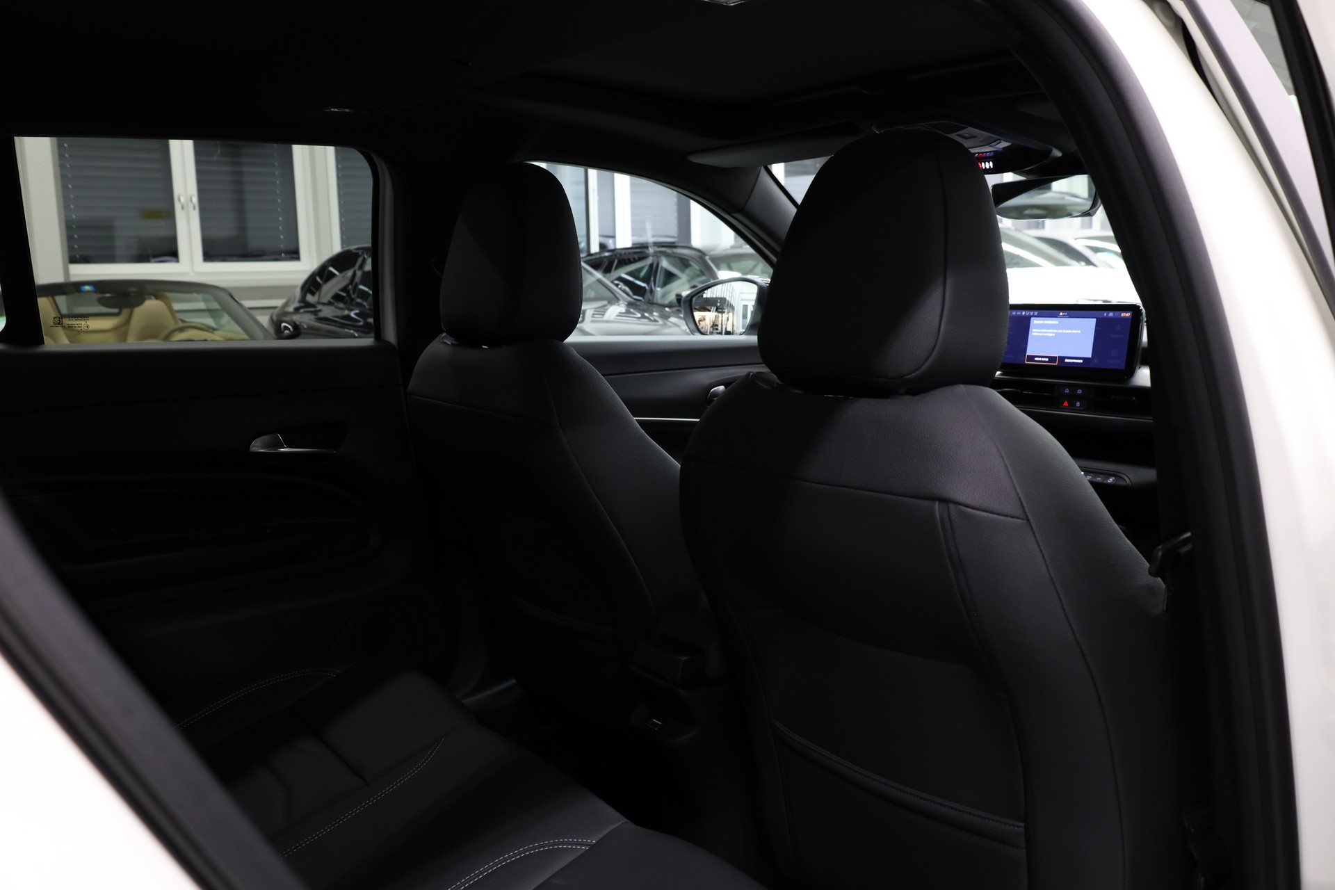 JEEP Avenger 1.2 MHEV Summit-image-16