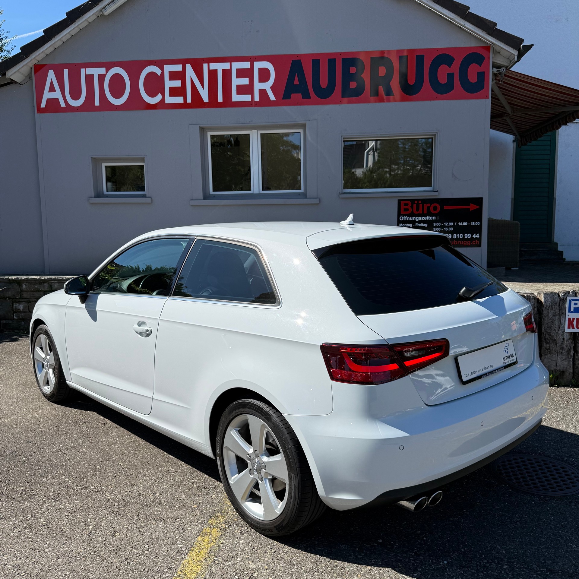 AUDI A3 2.0 TDI Ambition S-tronic-showroom-element-1
