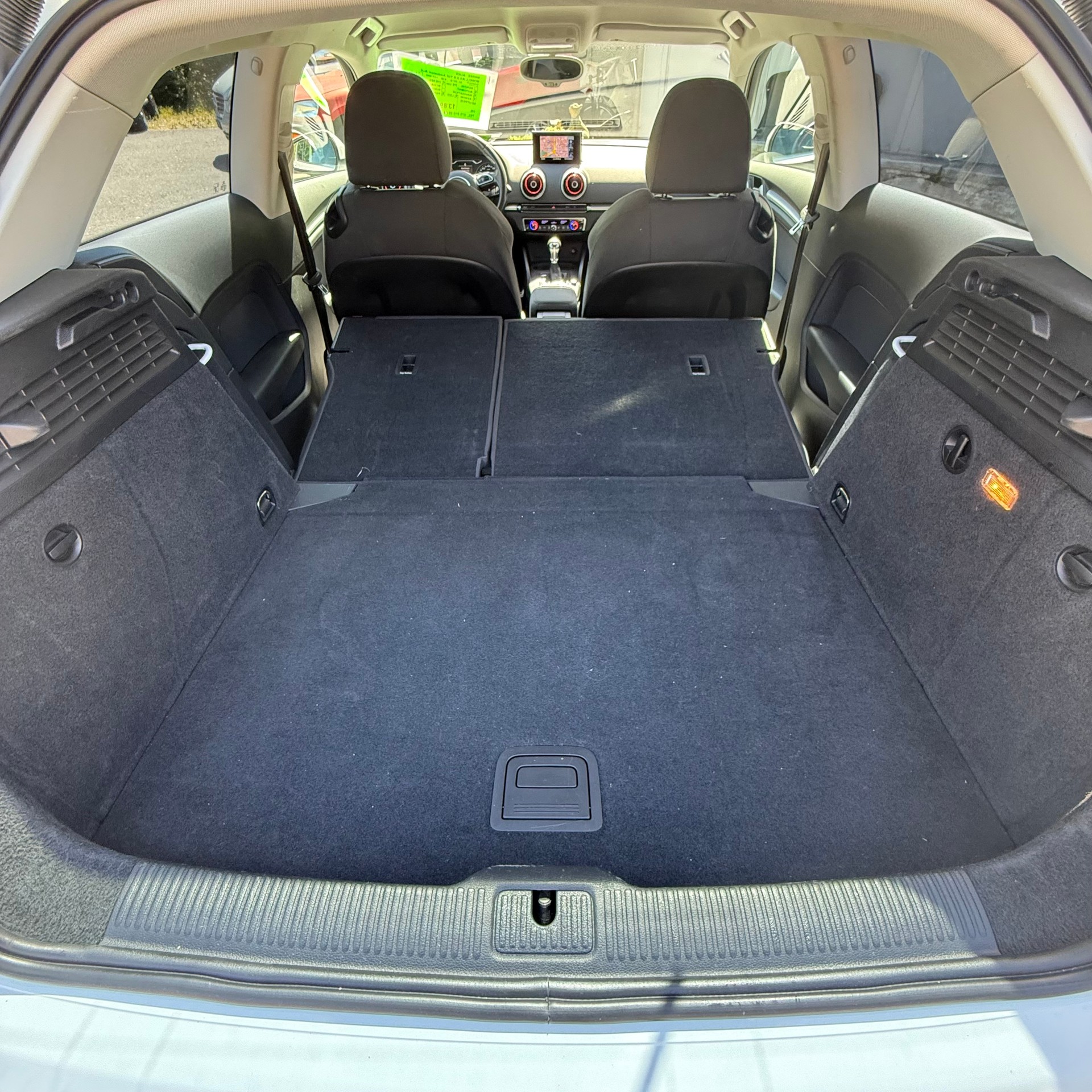 AUDI A3 2.0 TDI Ambition S-tronic-image-19