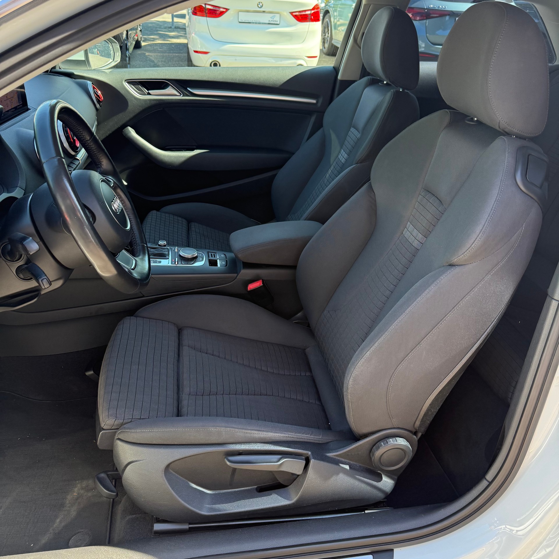 AUDI A3 2.0 TDI Ambition S-tronic-image-11
