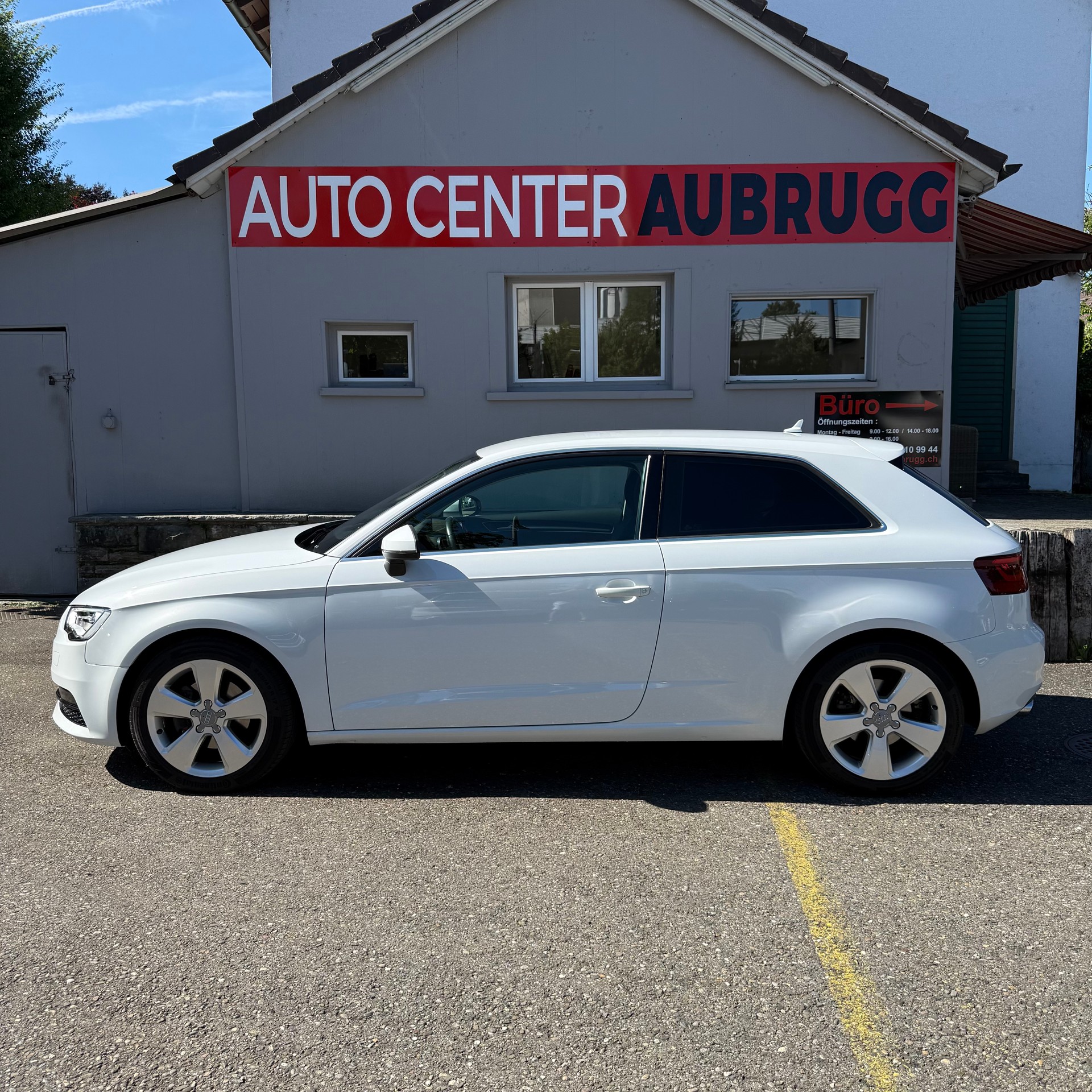 AUDI A3 2.0 TDI Ambition S-tronic-image-6