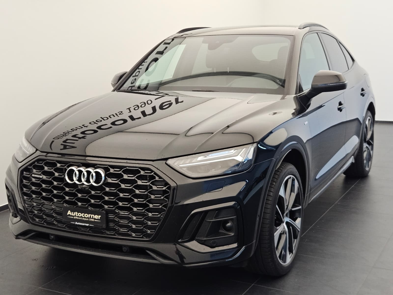 AUDI Q5 Sportback 50 TFSI e PHEV Black Edition quattro S-tronic-image-2
