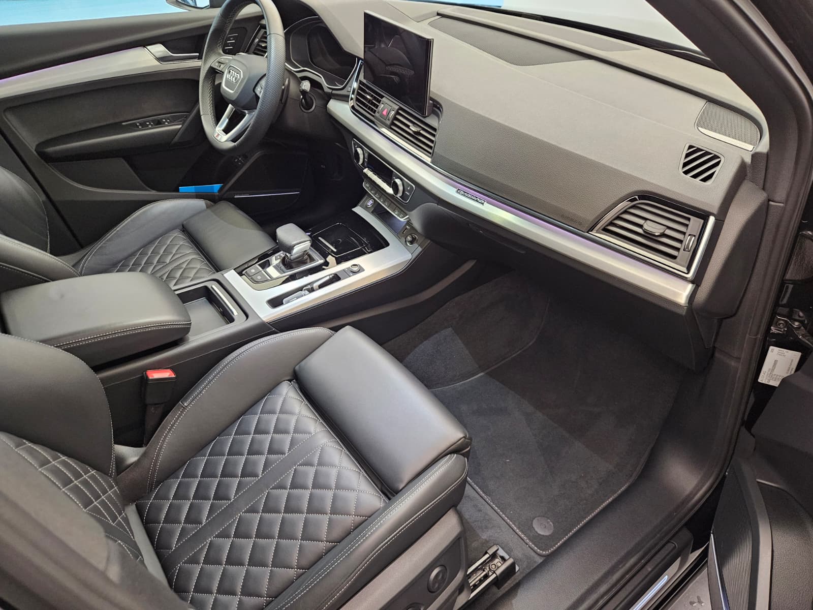 AUDI Q5 Sportback 50 TFSI e PHEV Black Edition quattro S-tronic-image-11