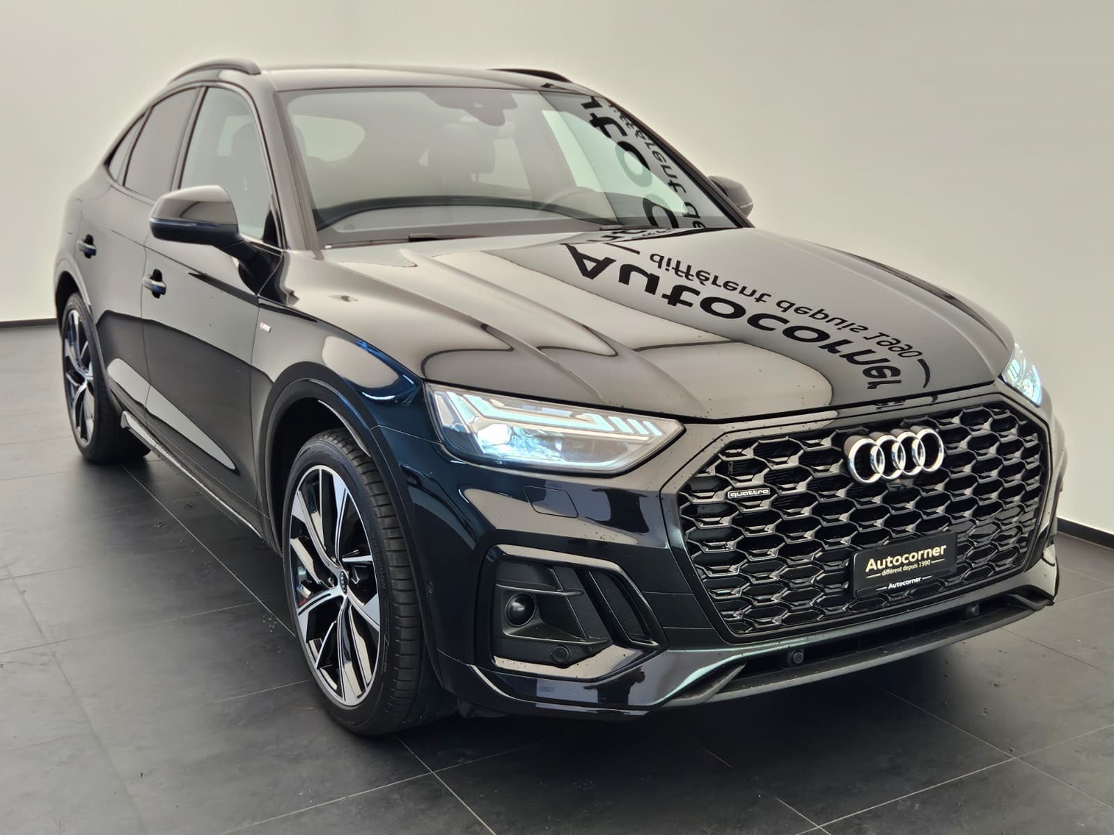 AUDI Q5 Sportback 50 TFSI e PHEV Black Edition quattro S-tronic-image-4