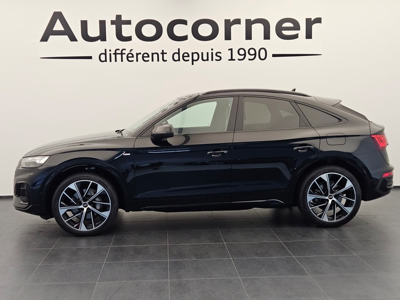 AUDI Q5 Sportback 50 TFSI e PHEV Black Edition quattro S-tronic-image-1
