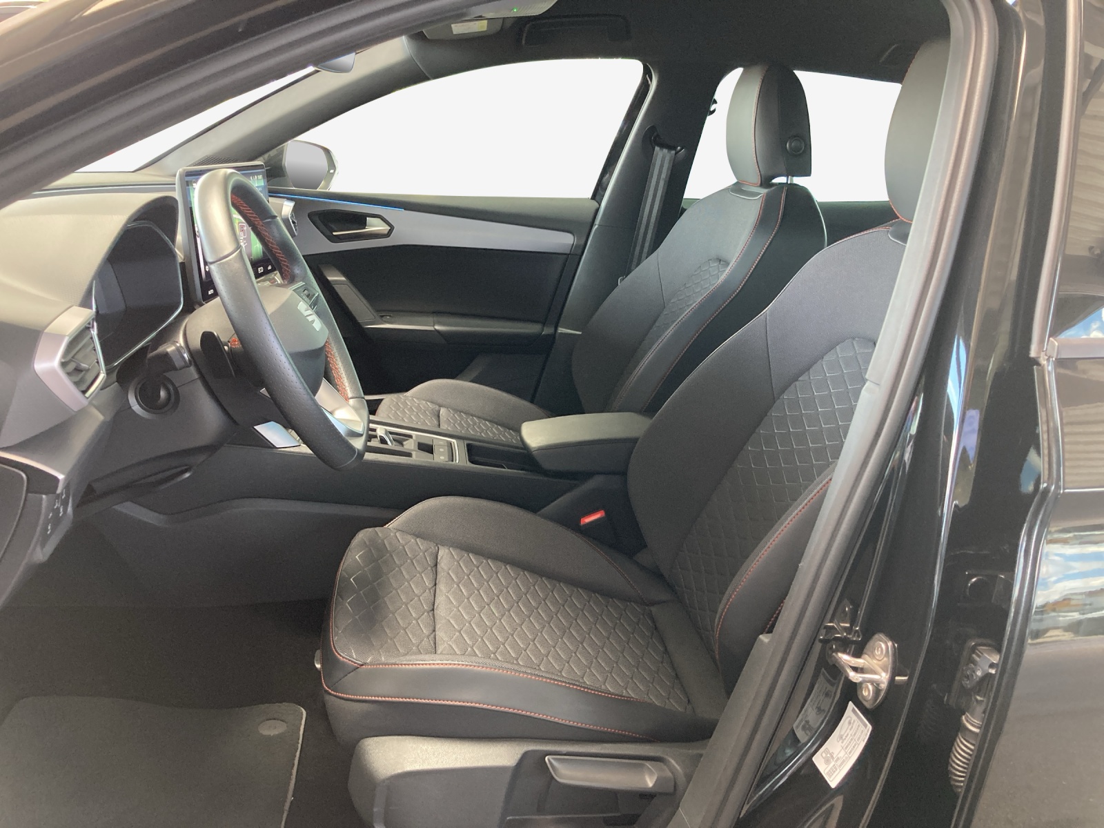 SEAT Leon 1.5 eHybrid pHEV DSG FR-image-8