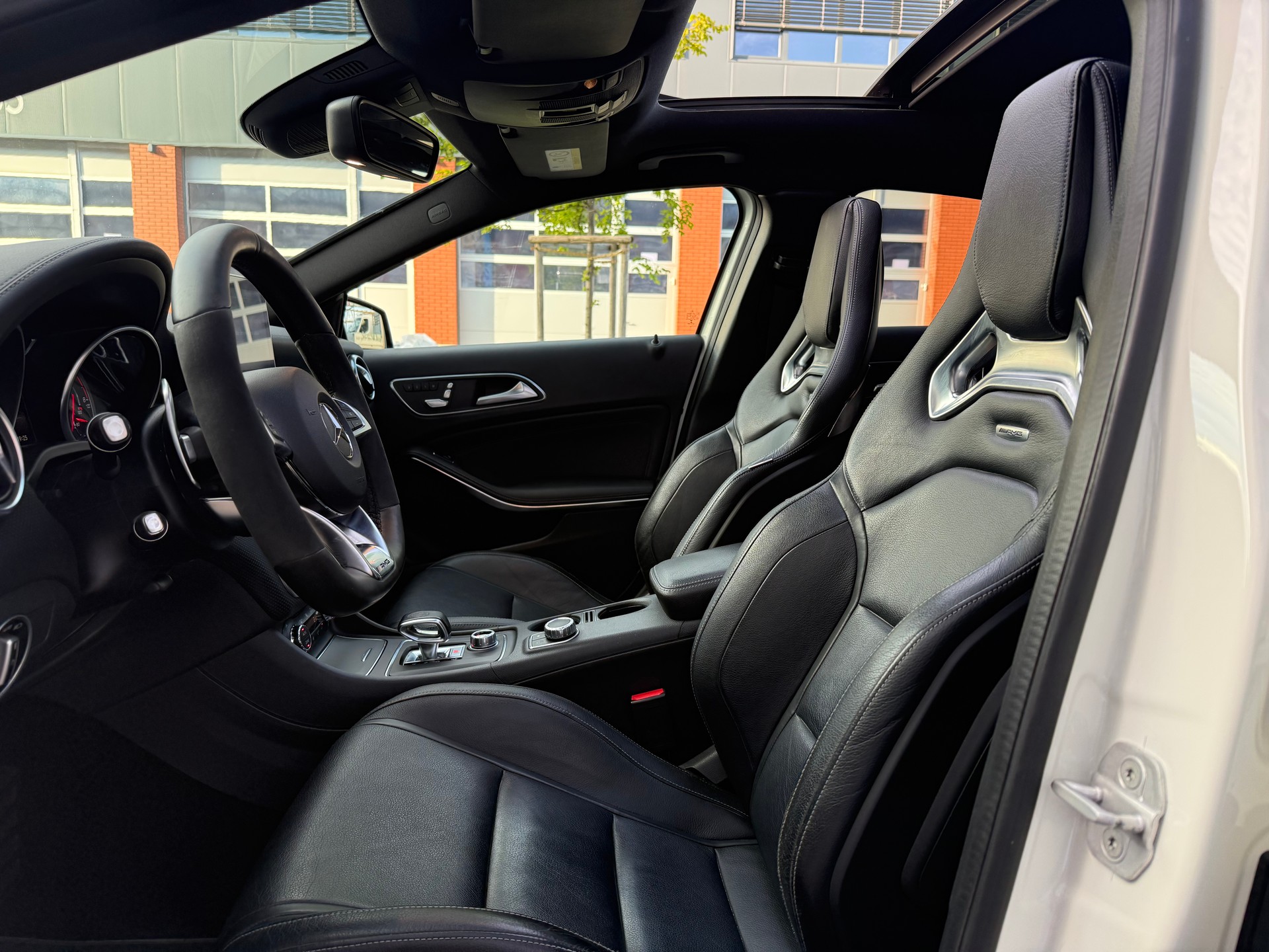 MERCEDES-BENZ A 45 AMG 4Matic Speedshift 7G-DCT-image-18