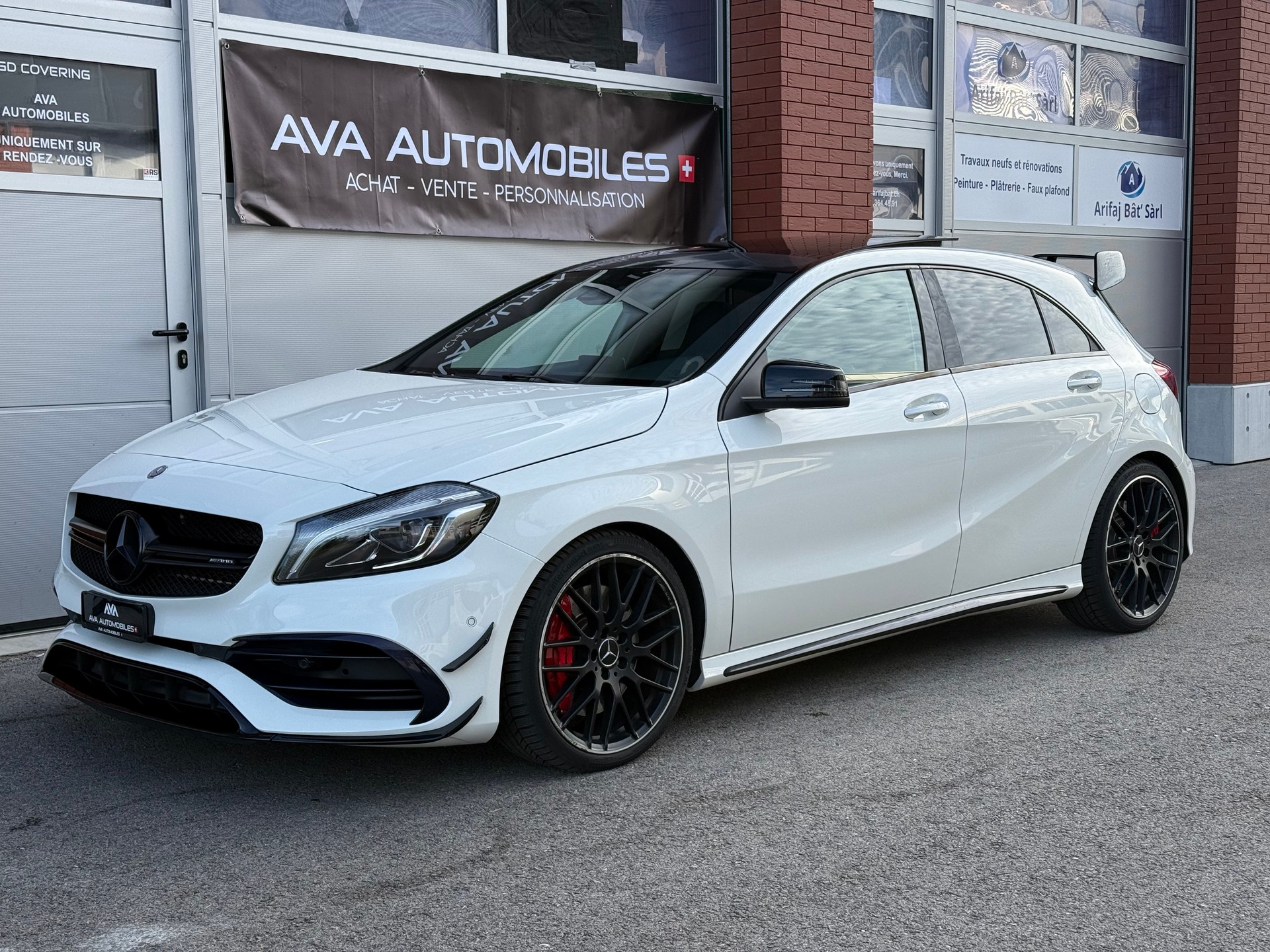MERCEDES-BENZ A 45 AMG 4Matic Speedshift 7G-DCT-showroom-element-2