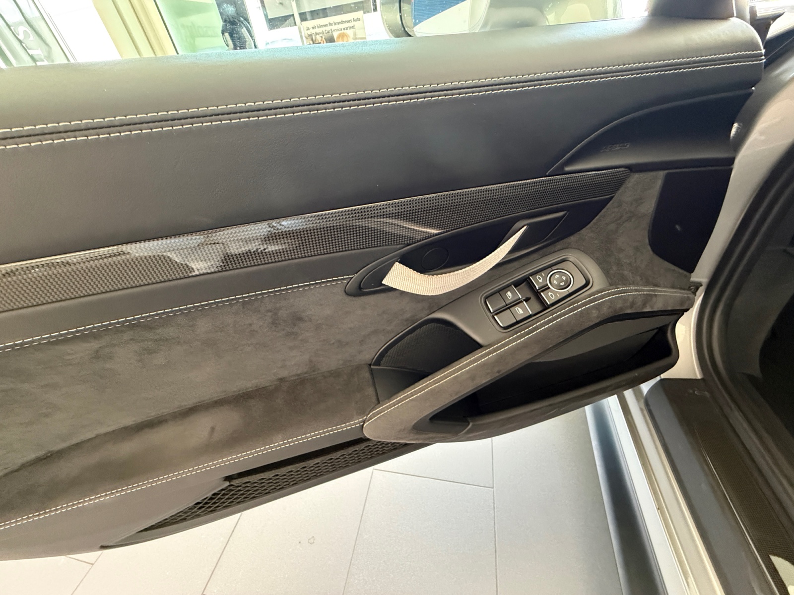 PORSCHE 911 GT3 RS PDK Weissach-image-18