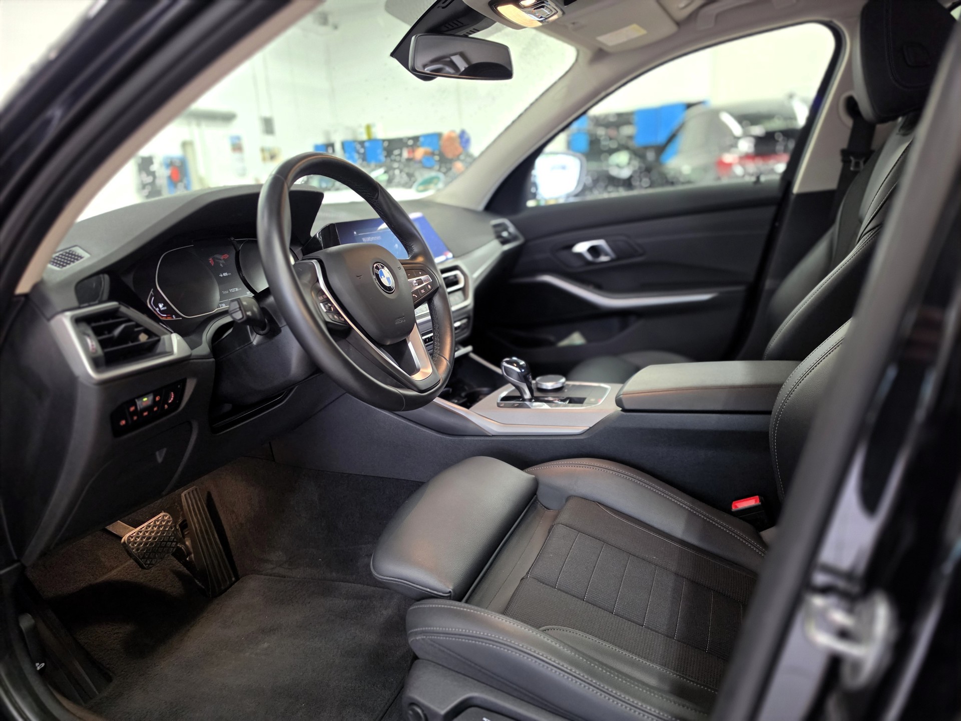 BMW 318d 48V Touring Steptronic-image-9
