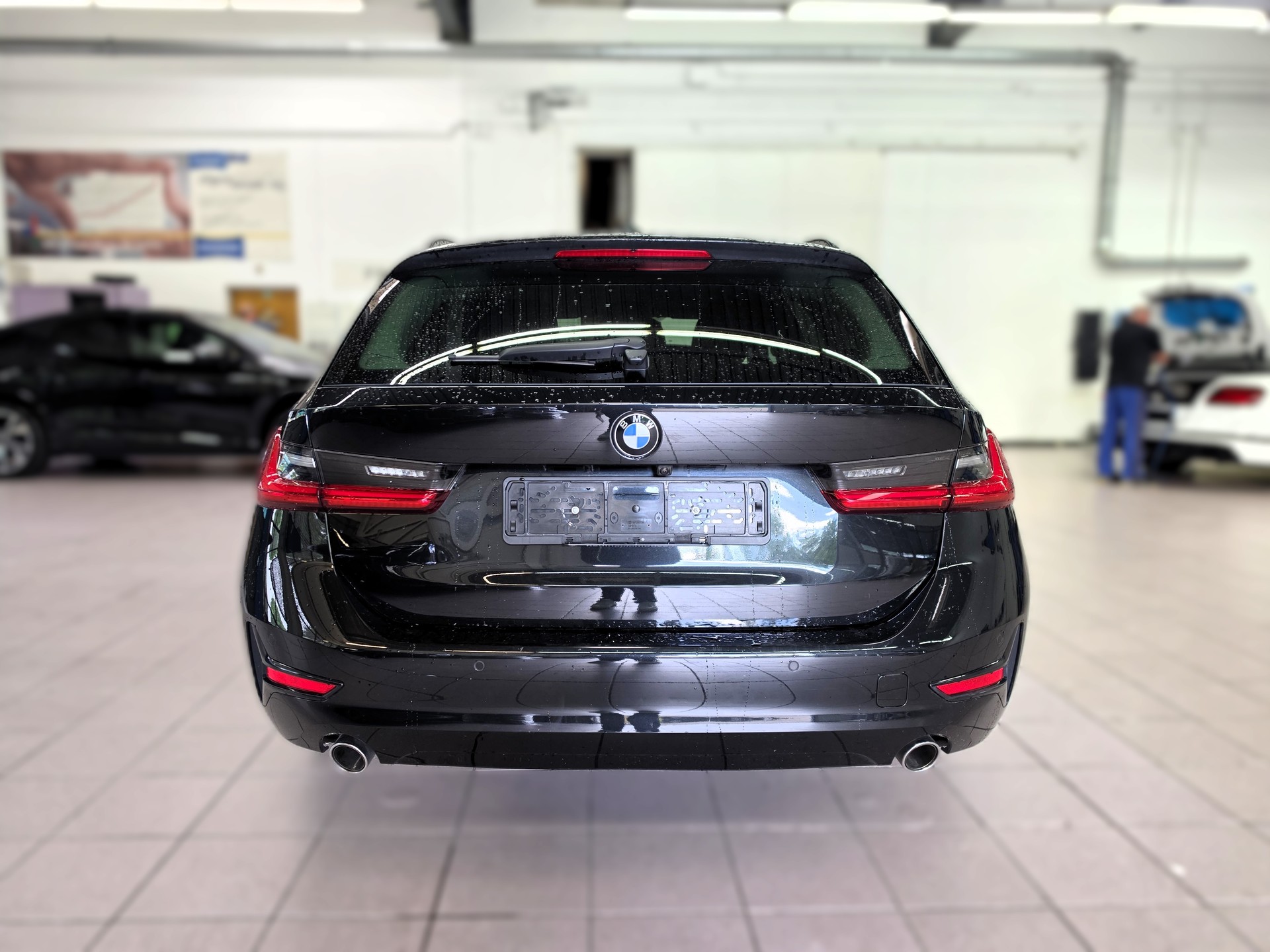 BMW 318d 48V Touring Steptronic-image-3