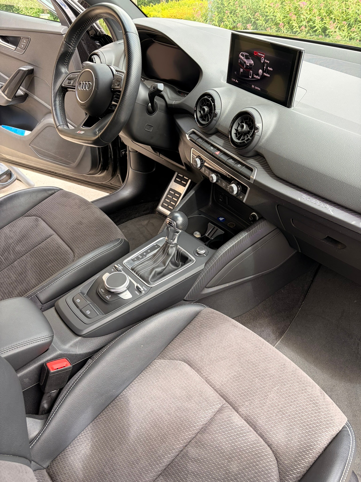 AUDI 2.0 TDI 190 quattro S-Tronic-image-4
