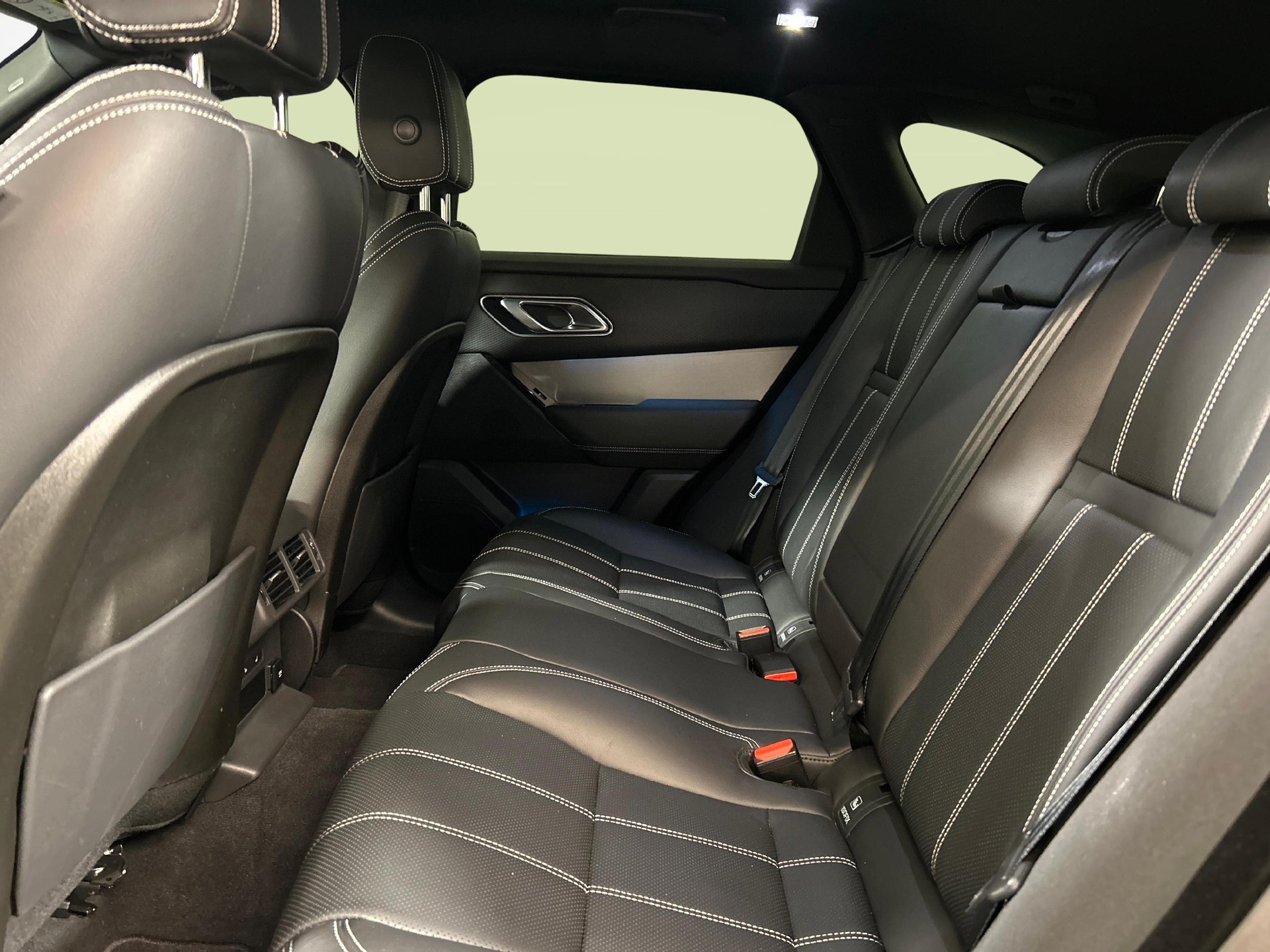 LAND ROVER Range Rover Velar 3.0 D 300 R-Dynamic S-image-3
