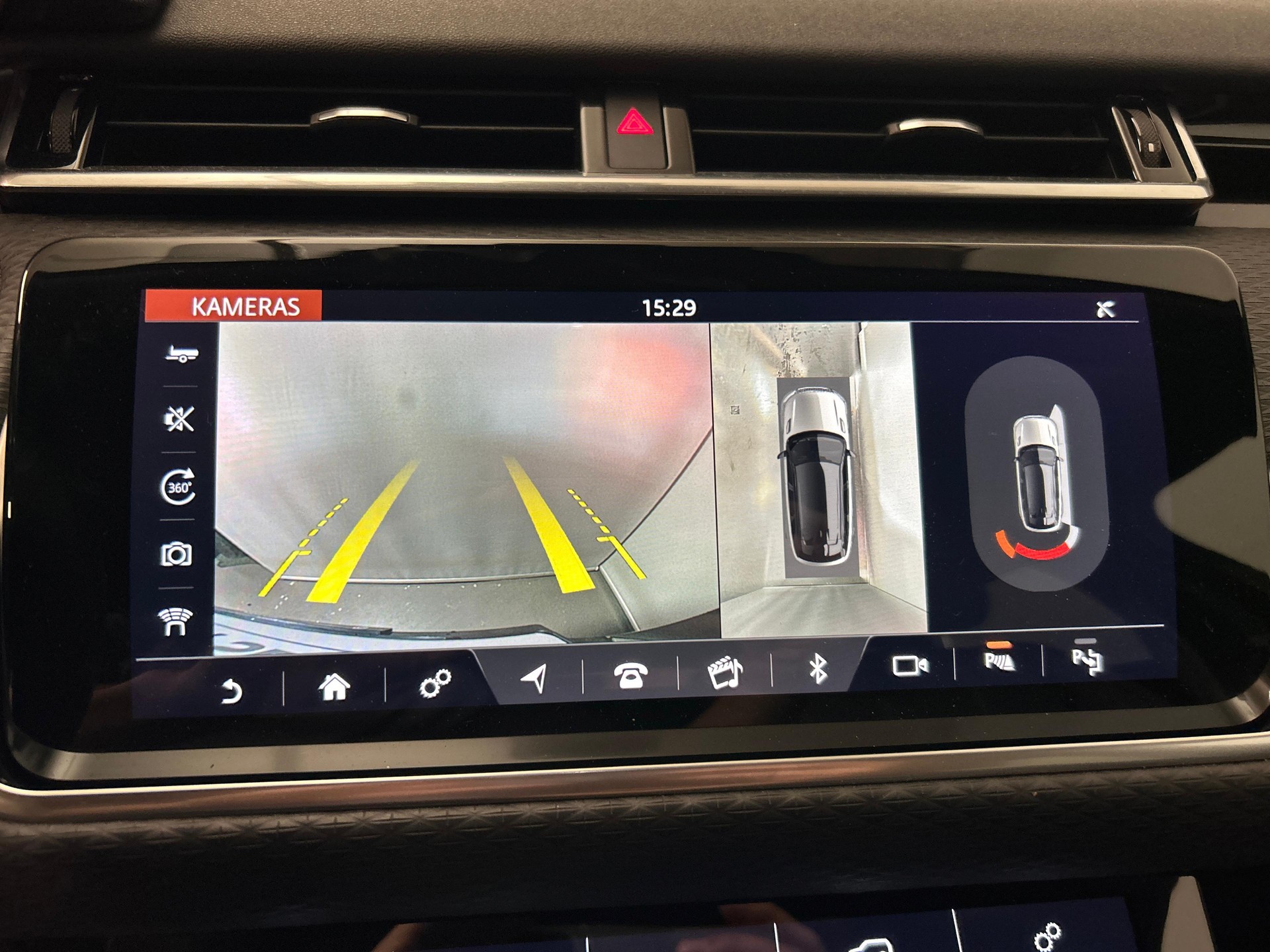 LAND ROVER Range Rover Velar 3.0 D 300 R-Dynamic S-image-8